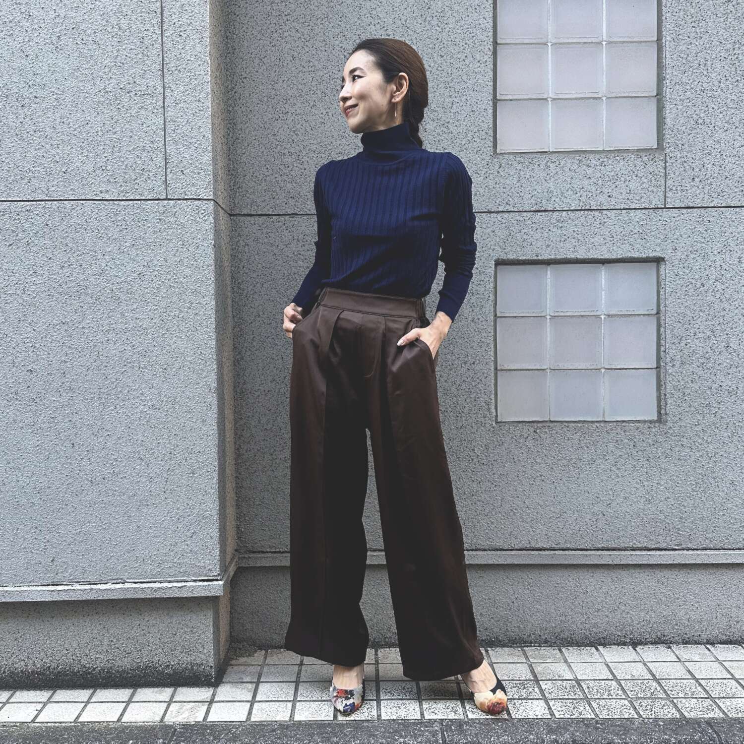 タマミ　ワタナベ ビタースパイス サテンパンツ