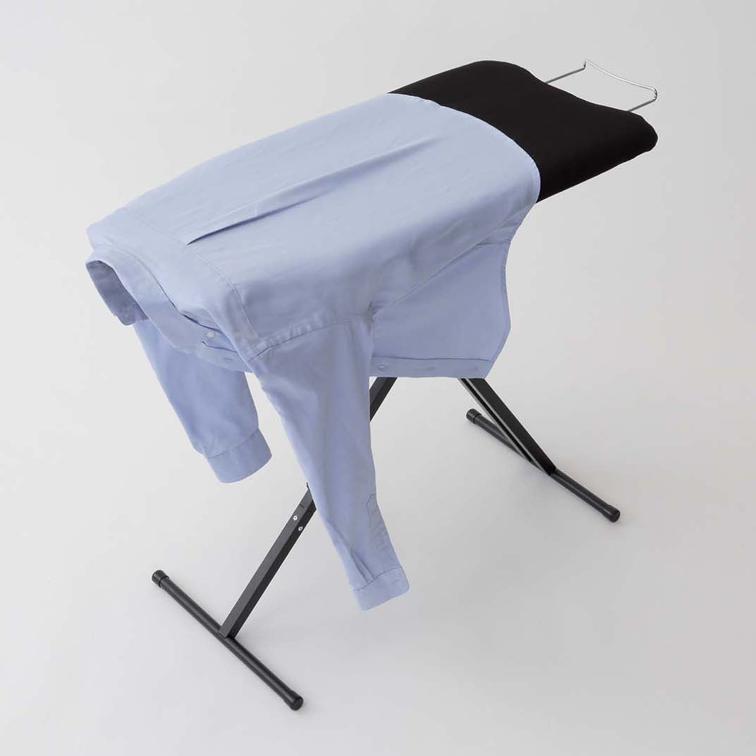 山崎実業　タワー 椅子に座ってかけられる 軽量スタンド式アイロン台