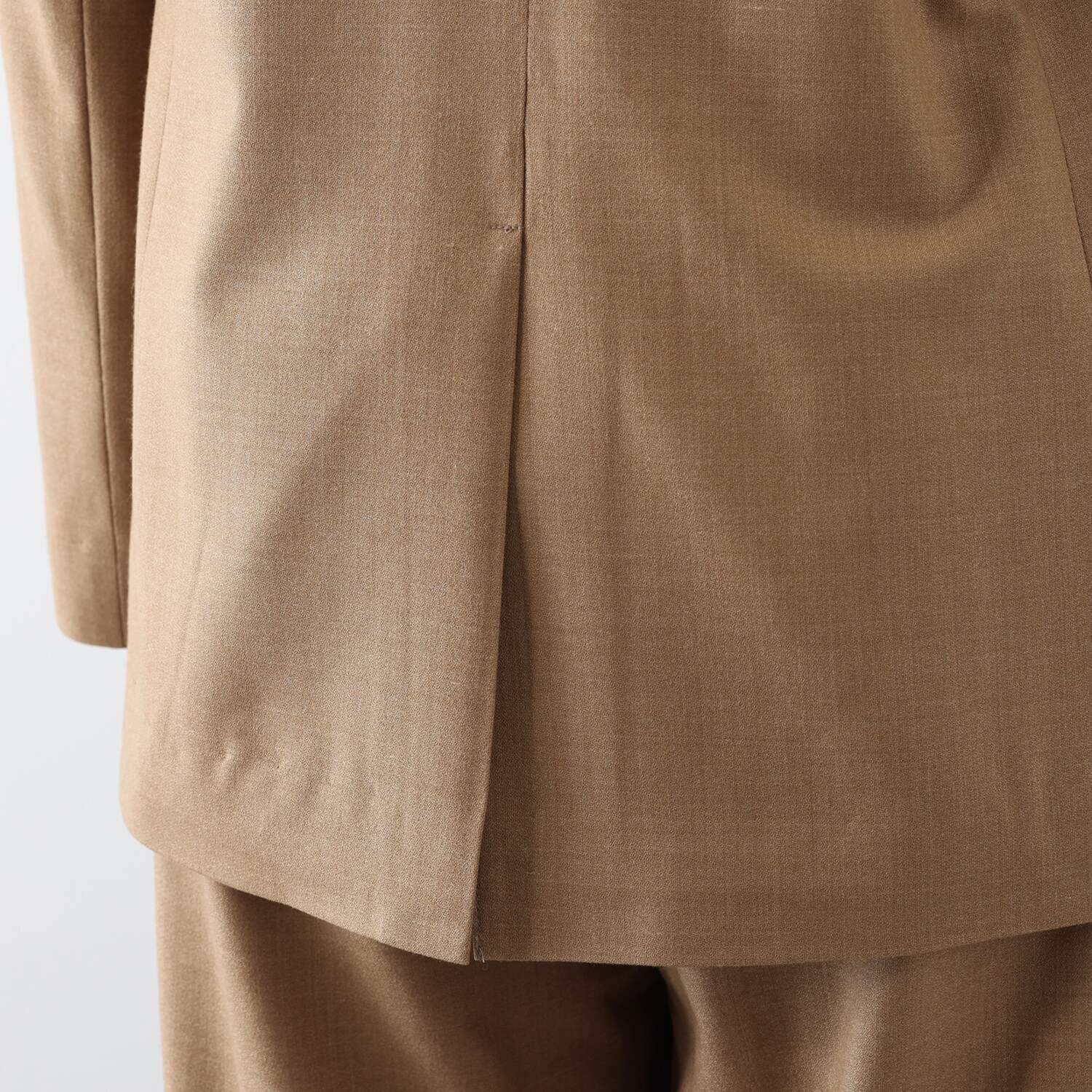 レア　ジェム 品良く、着やすく、美しく ウールトリアセテート混 ノーカラージャケット