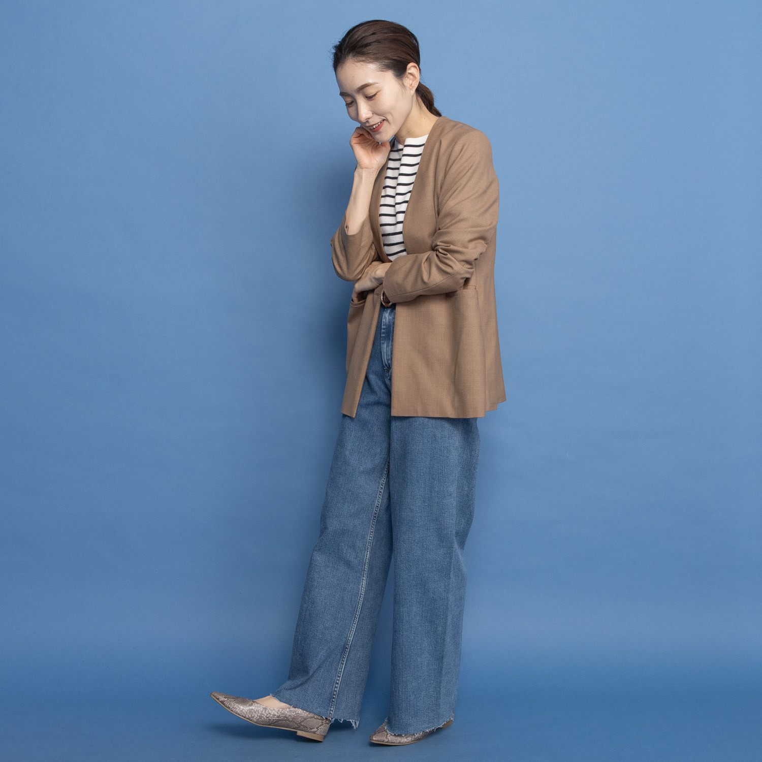 レア　ジェム 品良く、着やすく、美しく ウールトリアセテート混 ノーカラージャケット