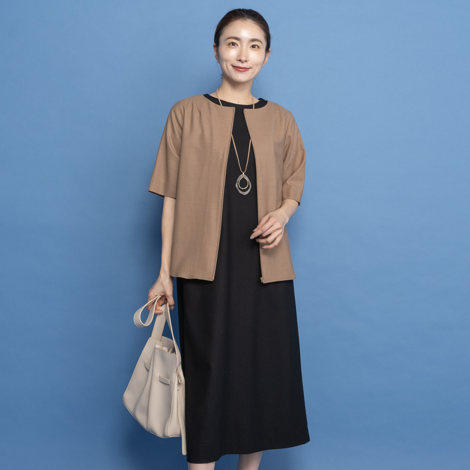 レア　ジェム オールシーズン 上質をまとう ウールトリアセテート混 ２ウェイブラウス