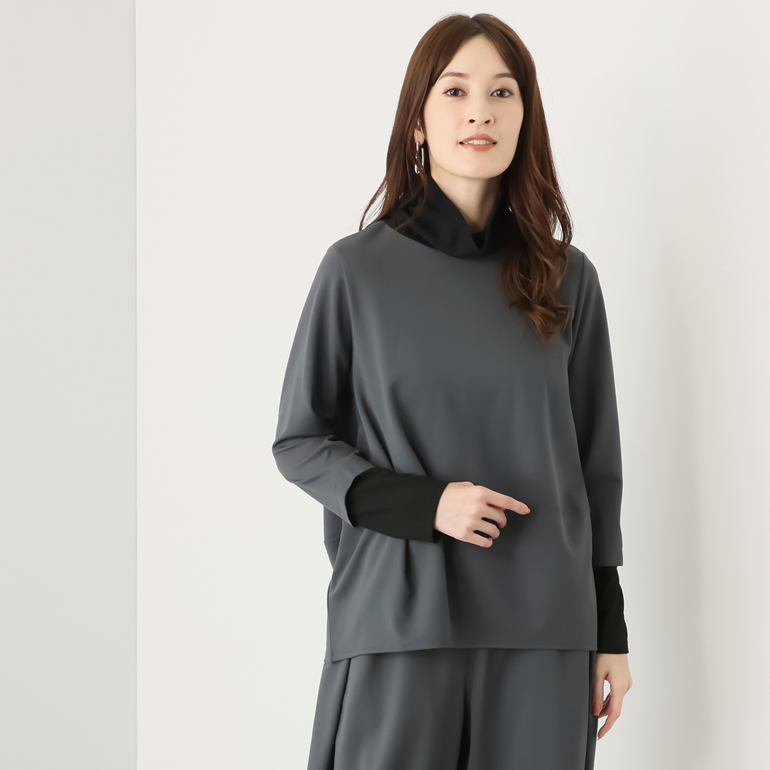 ヒロコ　デシネール リブタートル＆リブ袖 コーディネイト風 バレルシルエット プルオーバー