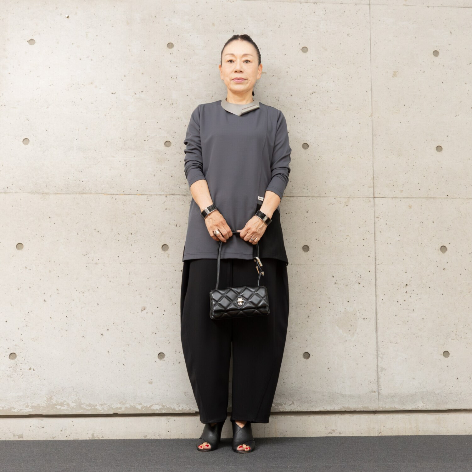 ヒロコ　デシネール ちょこっとモード ソフトバレルシルエット パンツ