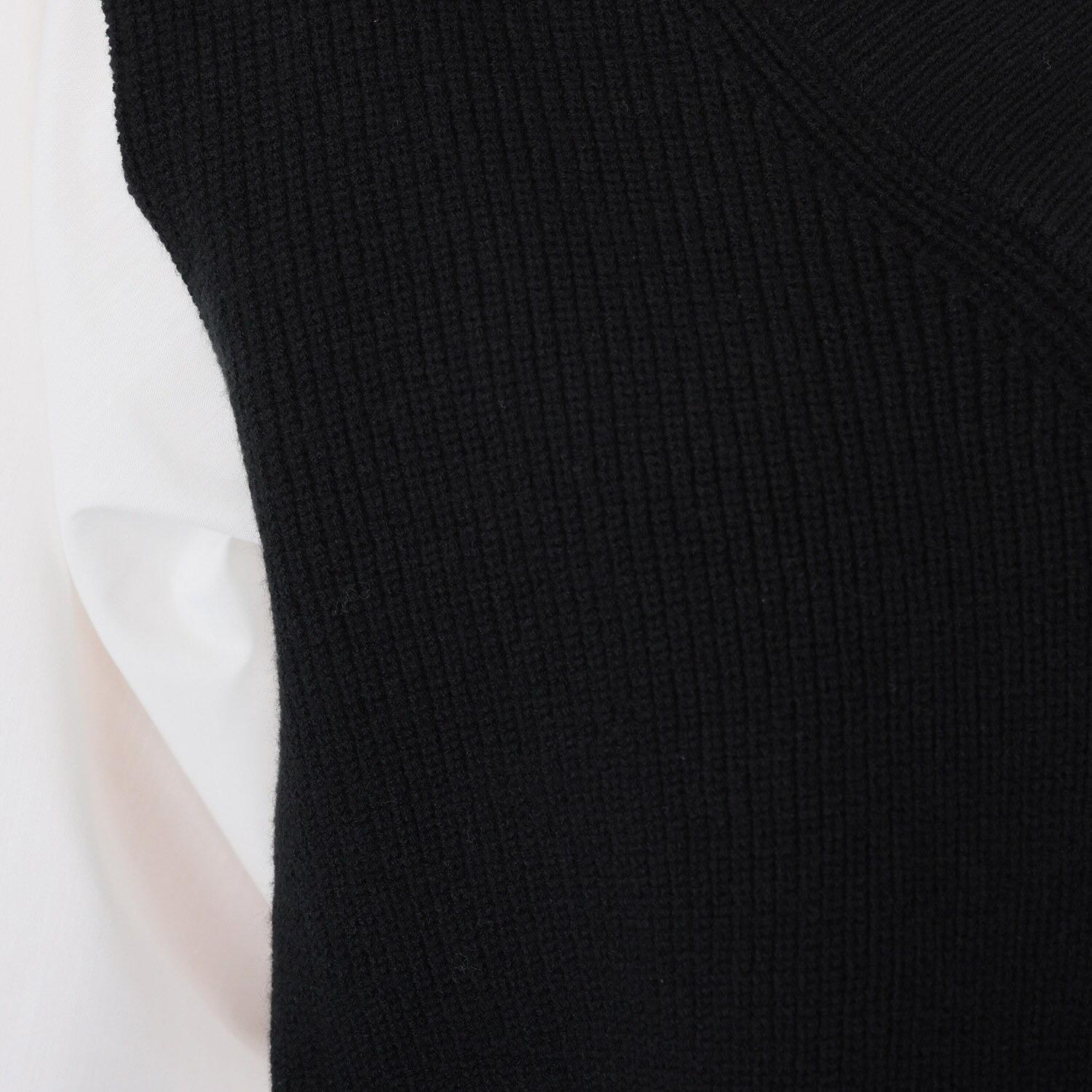 ウノ・ウノ・ドゥーエ おしゃれ見え間違いなし！ レイヤードに見える ニットドッキングシャツ