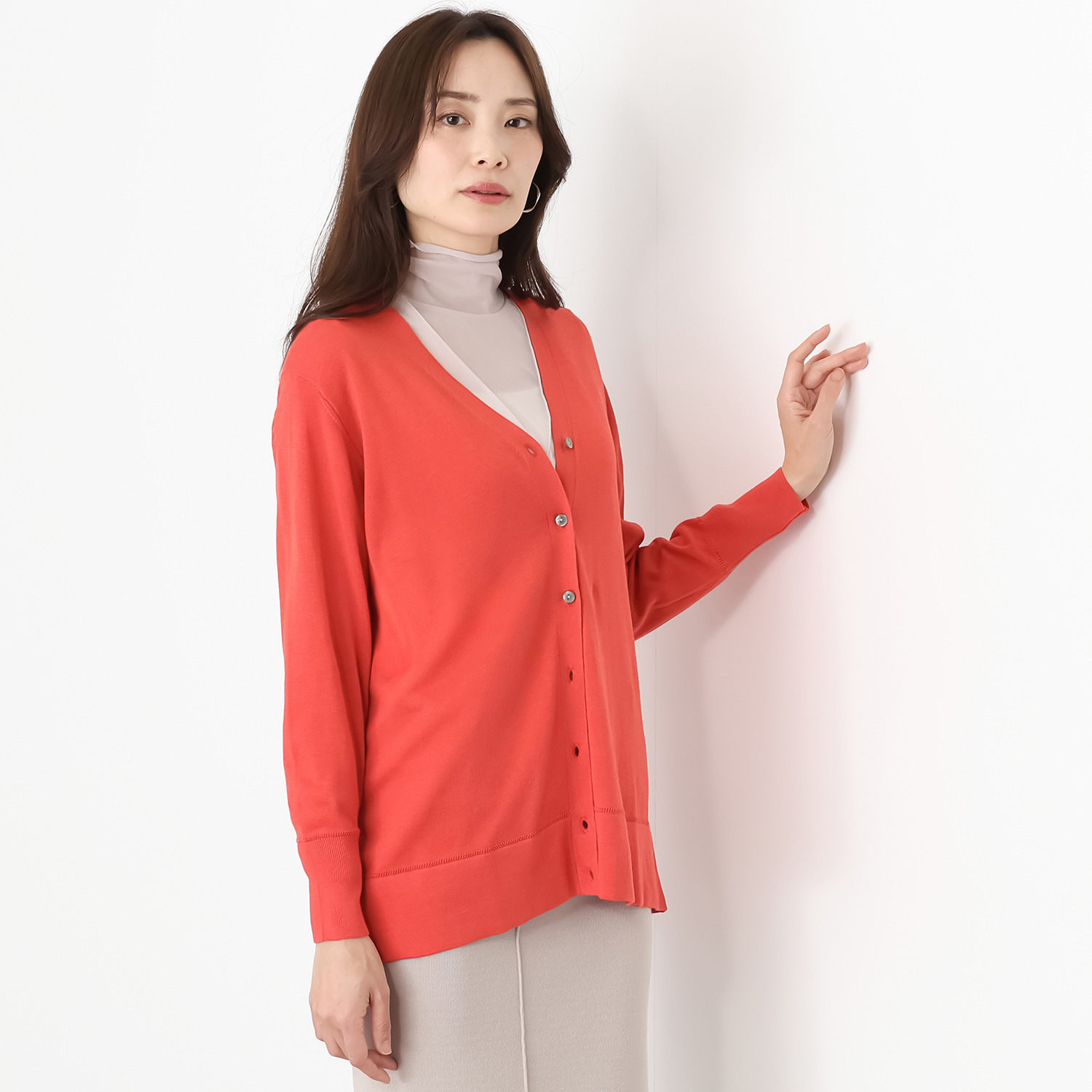 ソアージュ 希少なスビン綿１００％ とろける肌触りと 上品な光沢 ゆったりシルエット Ｖネックカーディガン