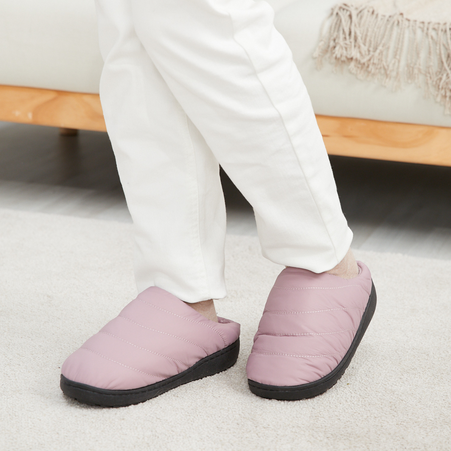 モスコビーリッチダウン 足もとの防寒対策に 冬ごもり ダウンルームシューズ