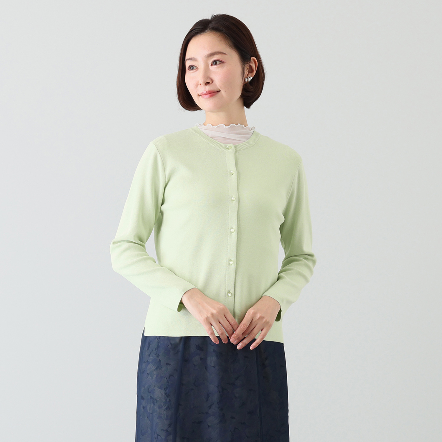 ルクオーレ きれい見え 総針編 ボタンアクセント ニットカーディガン