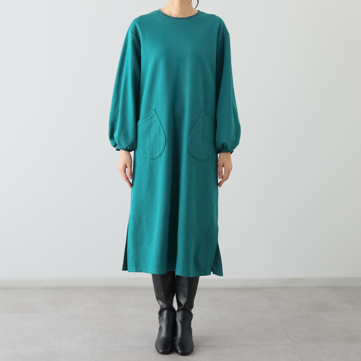 アットランティーヴァ アリア サイドスリットワンピース