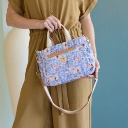 ビサイユ はっ水 “ヌートピア” 花柄２ウェイバッグ