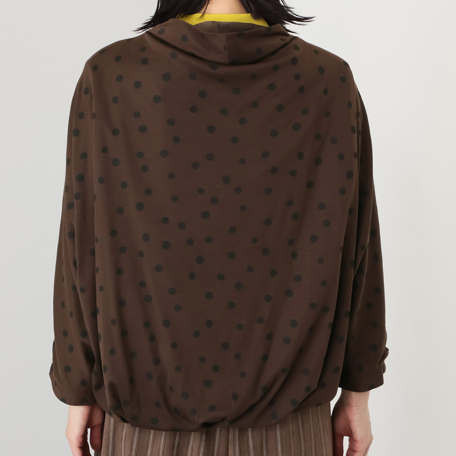 ベルポニー ドットプリント入り ストレッチジャージー使用 リラックスシルエット デザインカーディガン