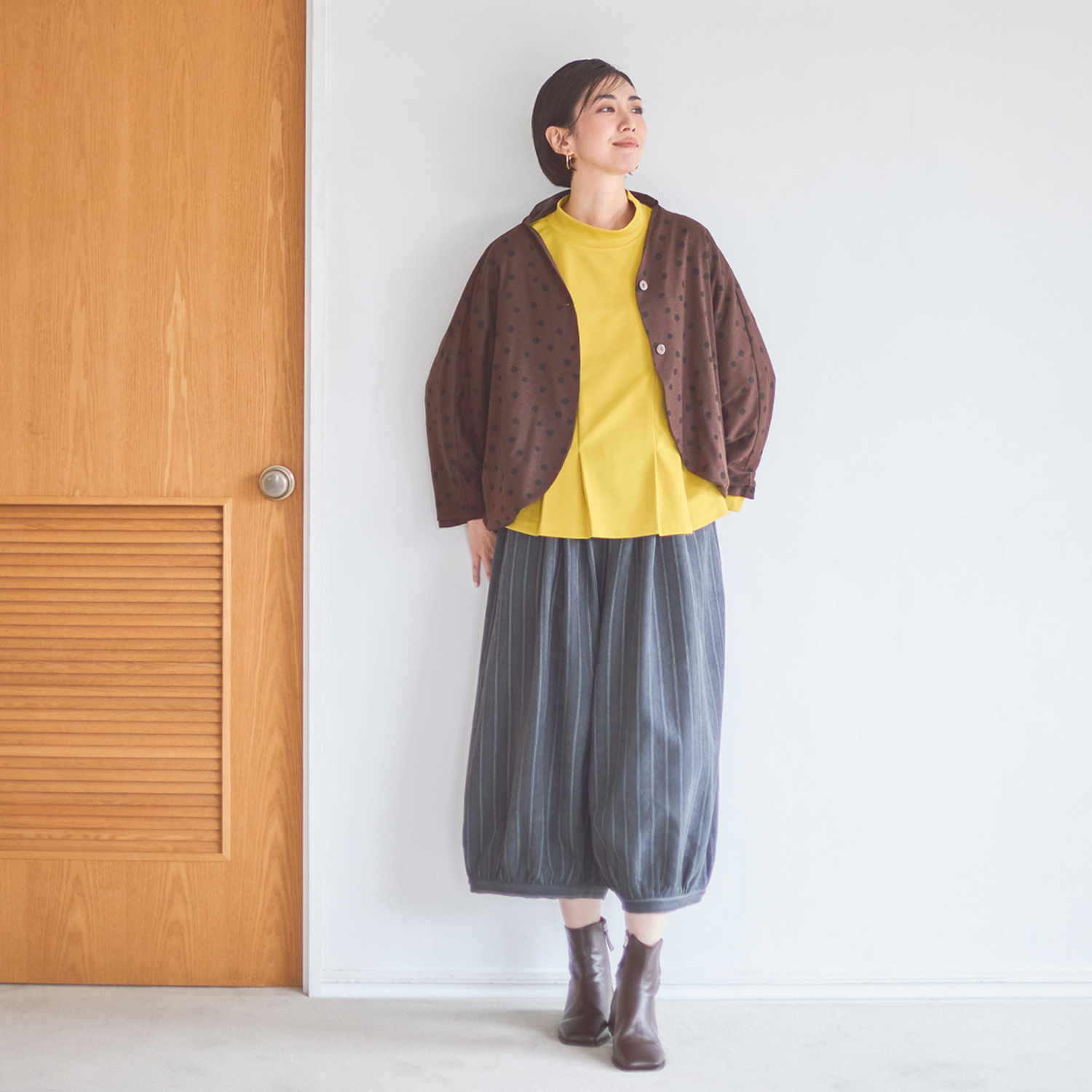 ベルポニー ドットプリント入り ストレッチジャージー使用 リラックスシルエット デザインカーディガン