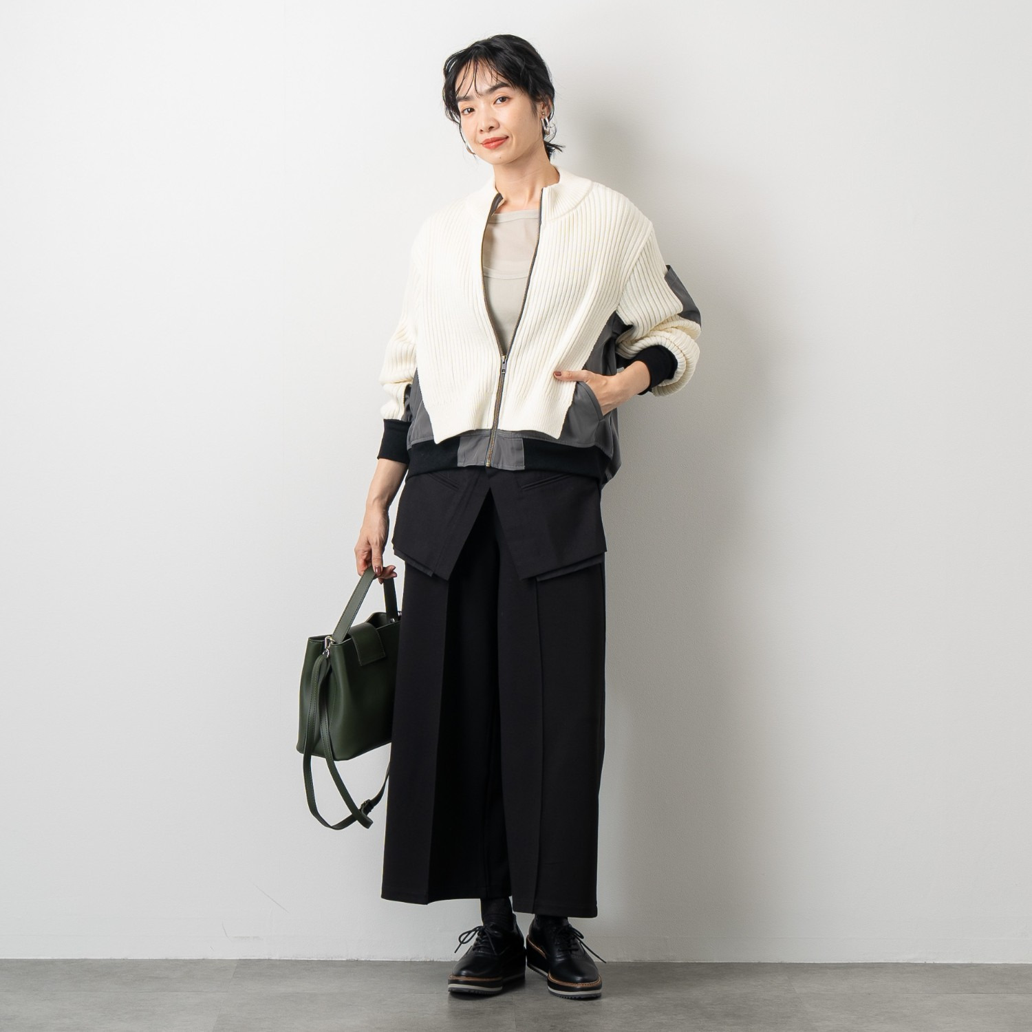 オン　ザ　エッジ ニットドッキング おしゃれに差がつく 大人のＭＡ１ブルゾン