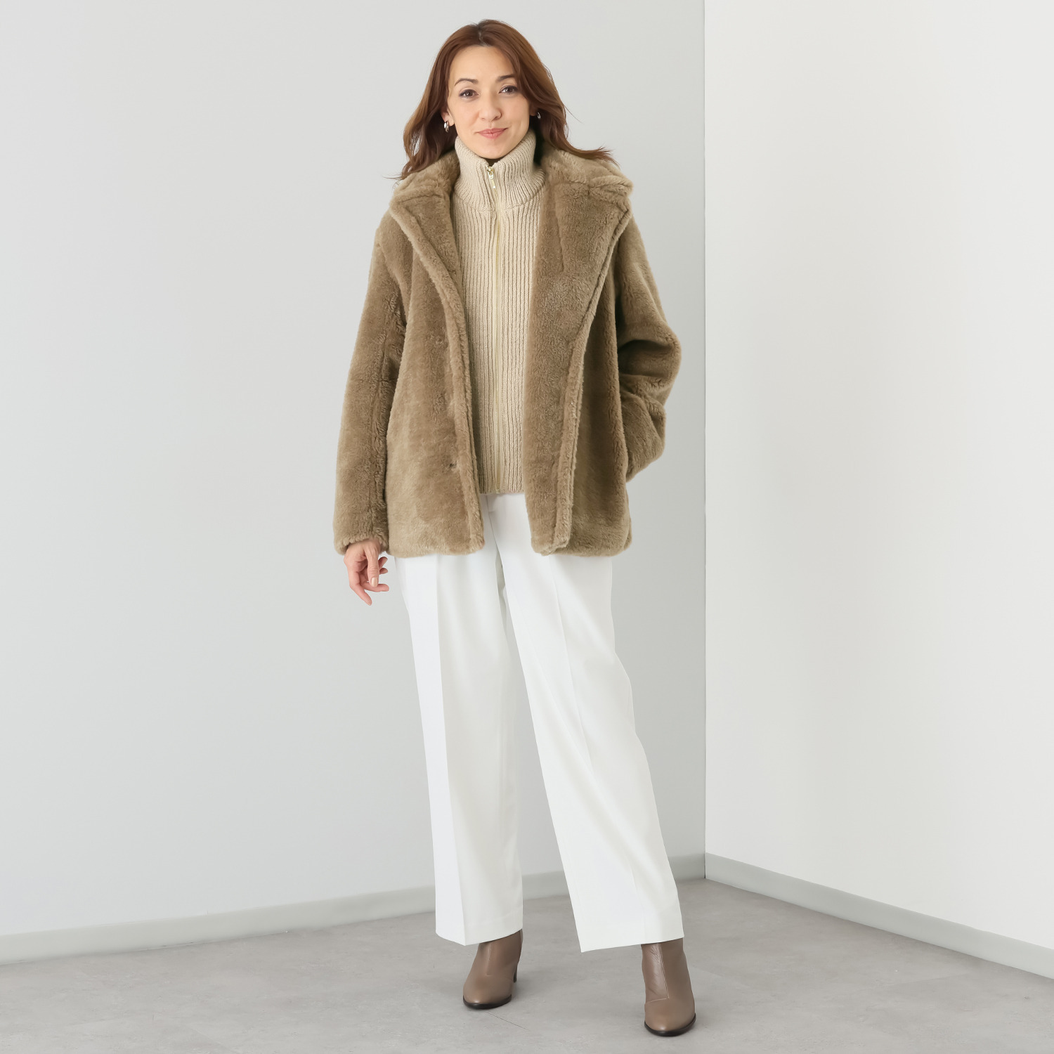 シック　バイ　ネイチャー ニットレイヤード風 フェイクファーコート