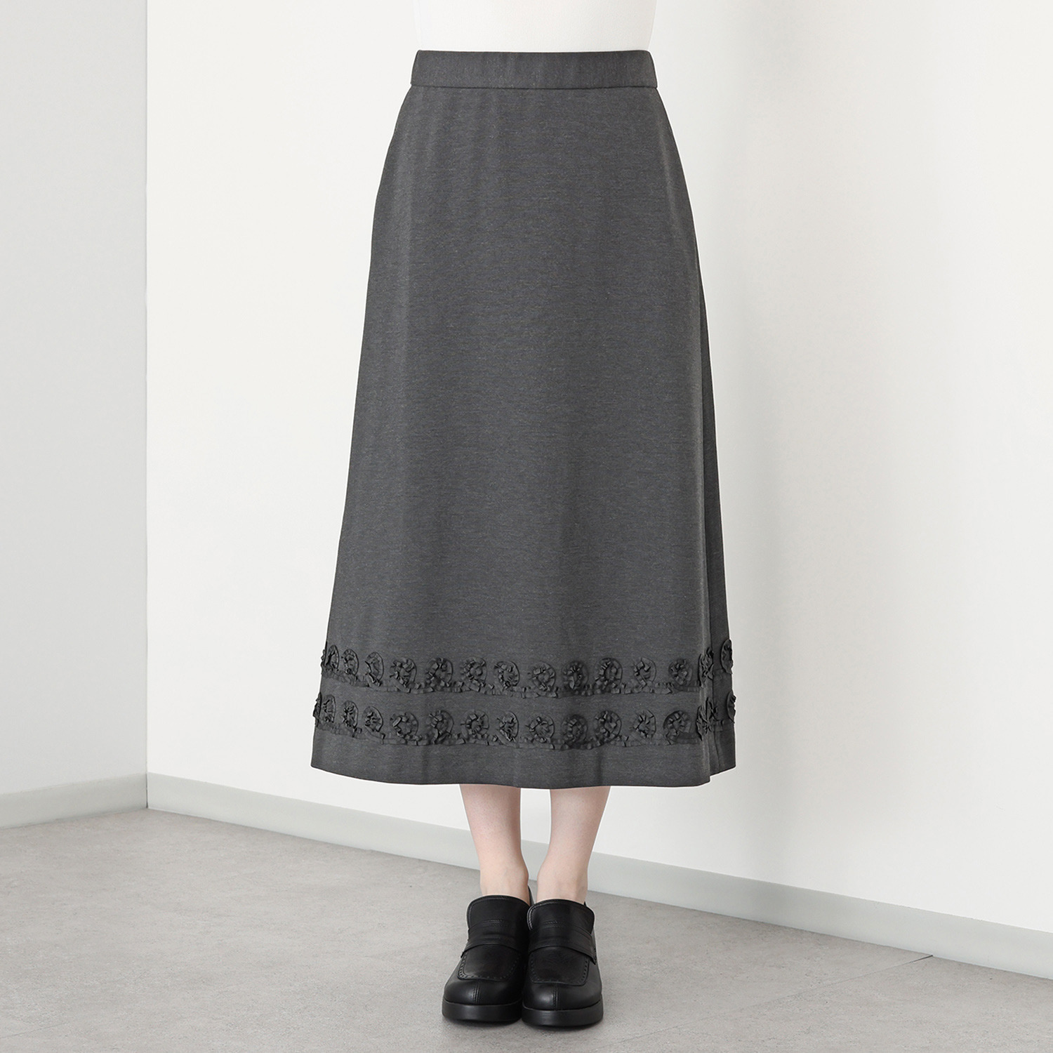 エムジェイアール　バイ マチコ　ジント　ロンドン リボン刺しゅうモティーフ Ａライン ジャージースカート