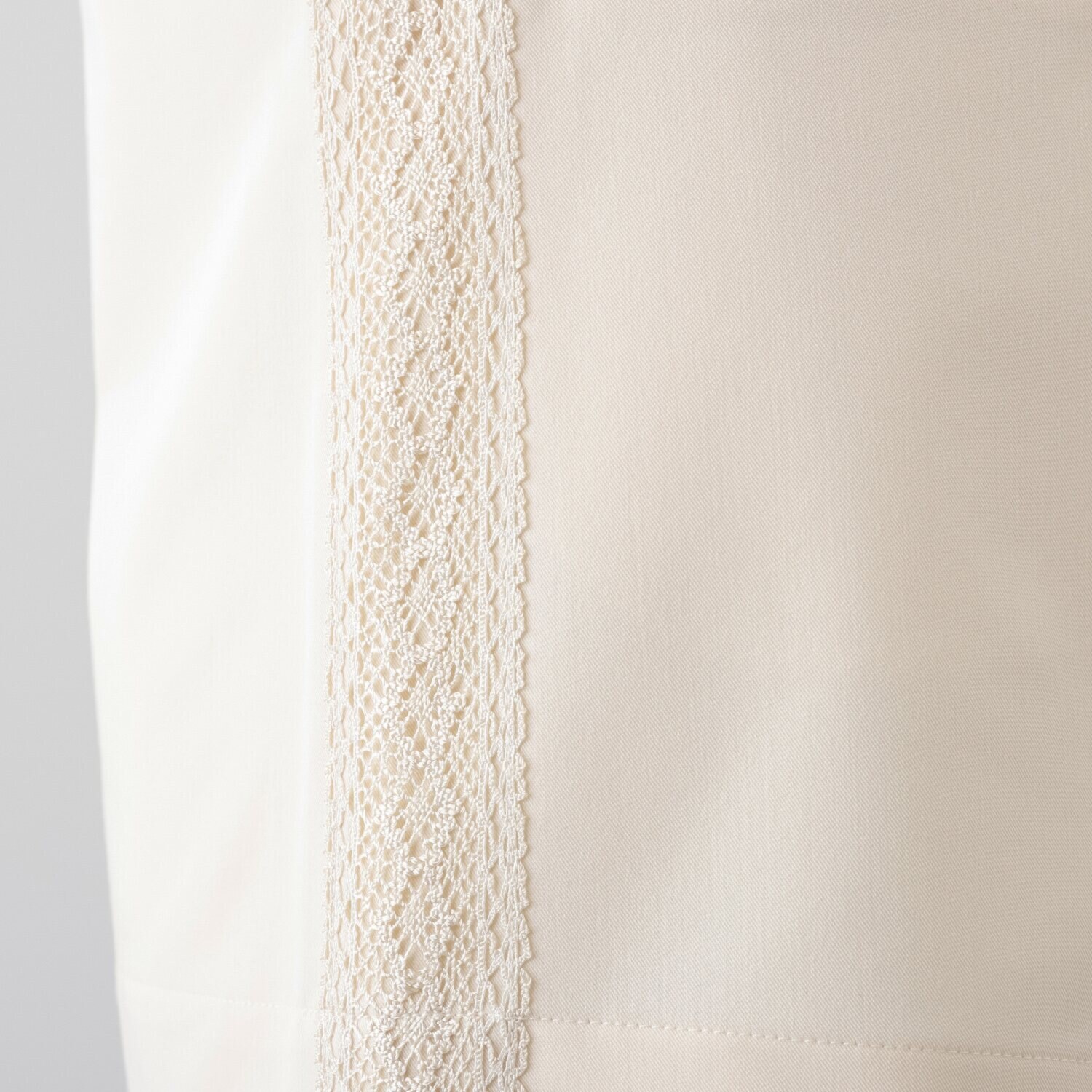 ラヴィーコンフォート レース＆立ち襟アクセント エッジの効いた 大人のストレッチジレ