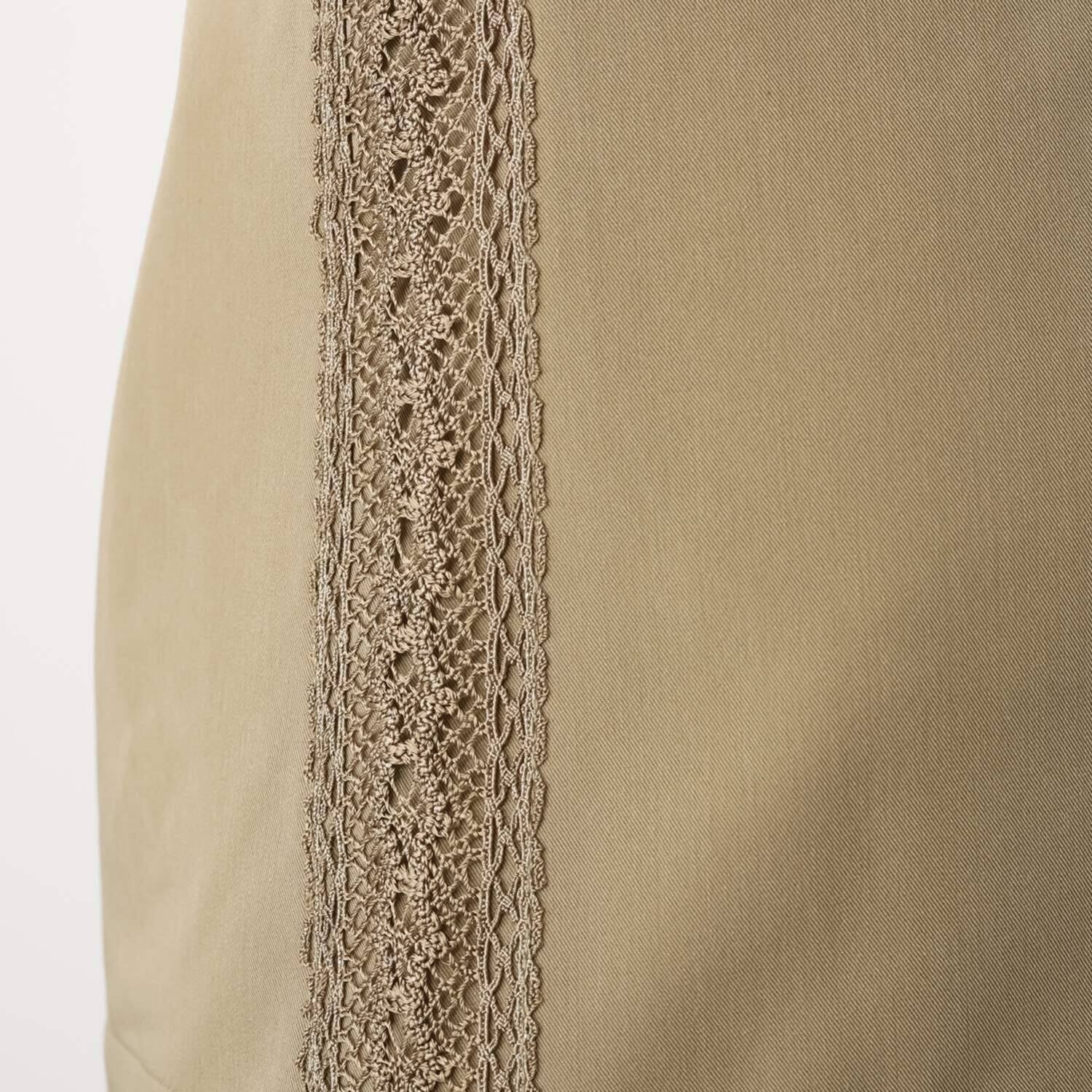 ラヴィーコンフォート レース＆立ち襟アクセント エッジの効いた 大人のストレッチジレ