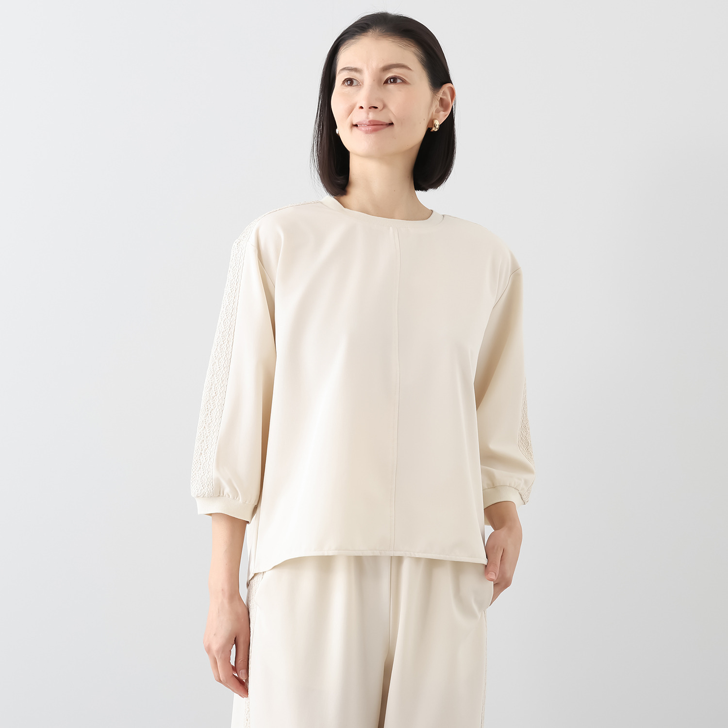 ラヴィーコンフォート コクーンシルエット＆ レースアクセント 大人の甘辛ミックス ストレッチプルオーバー