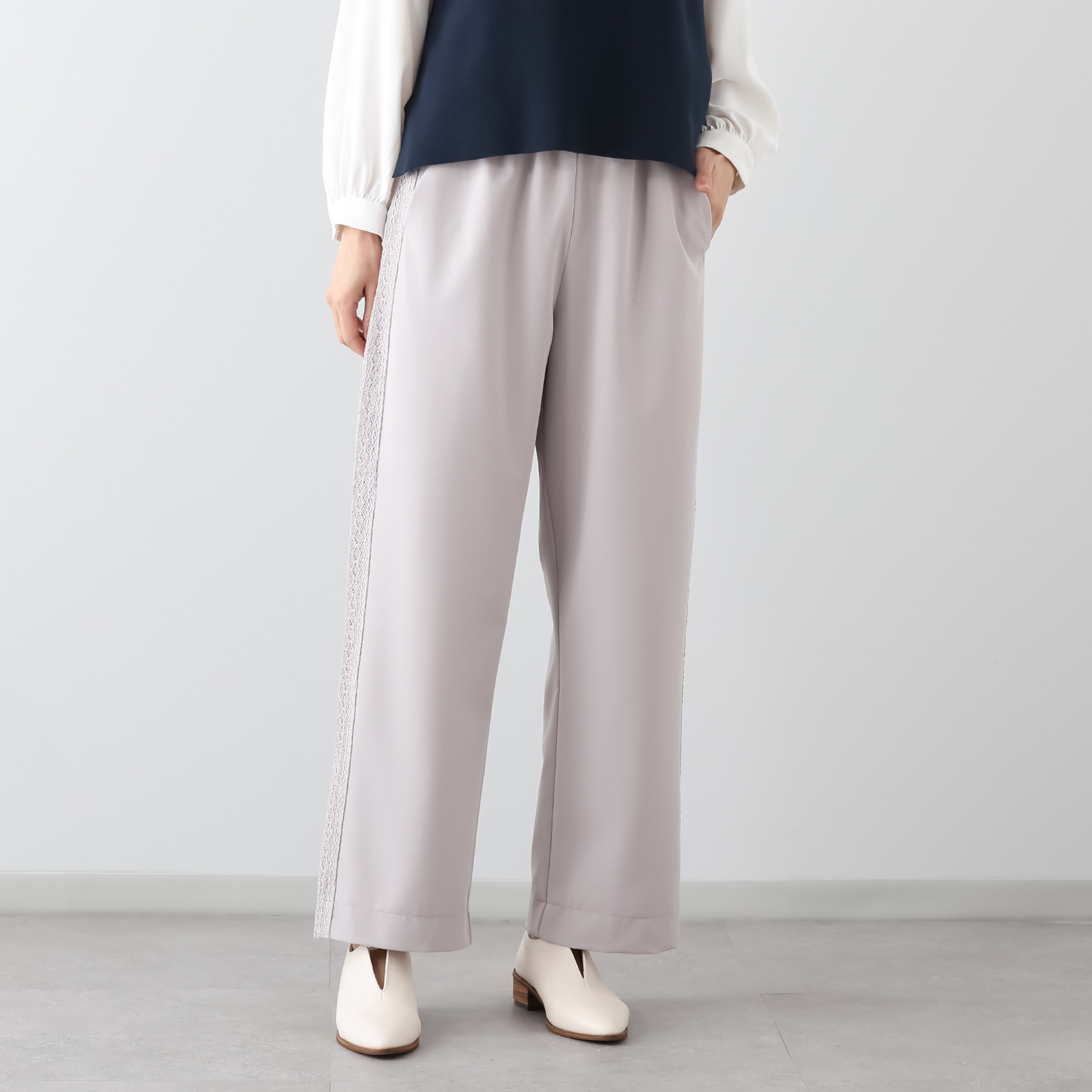 ラヴィーコンフォート レースラインアクセント 素晴らしい落ち感がある ストレッチイージーパンツ