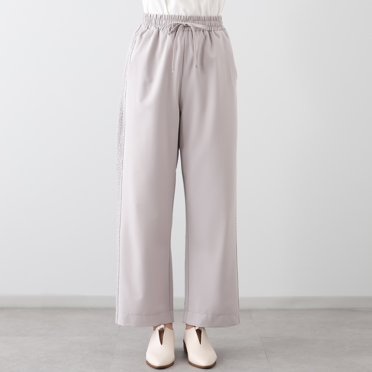 ラヴィーコンフォート レースラインアクセント 素晴らしい落ち感がある ストレッチイージーパンツ