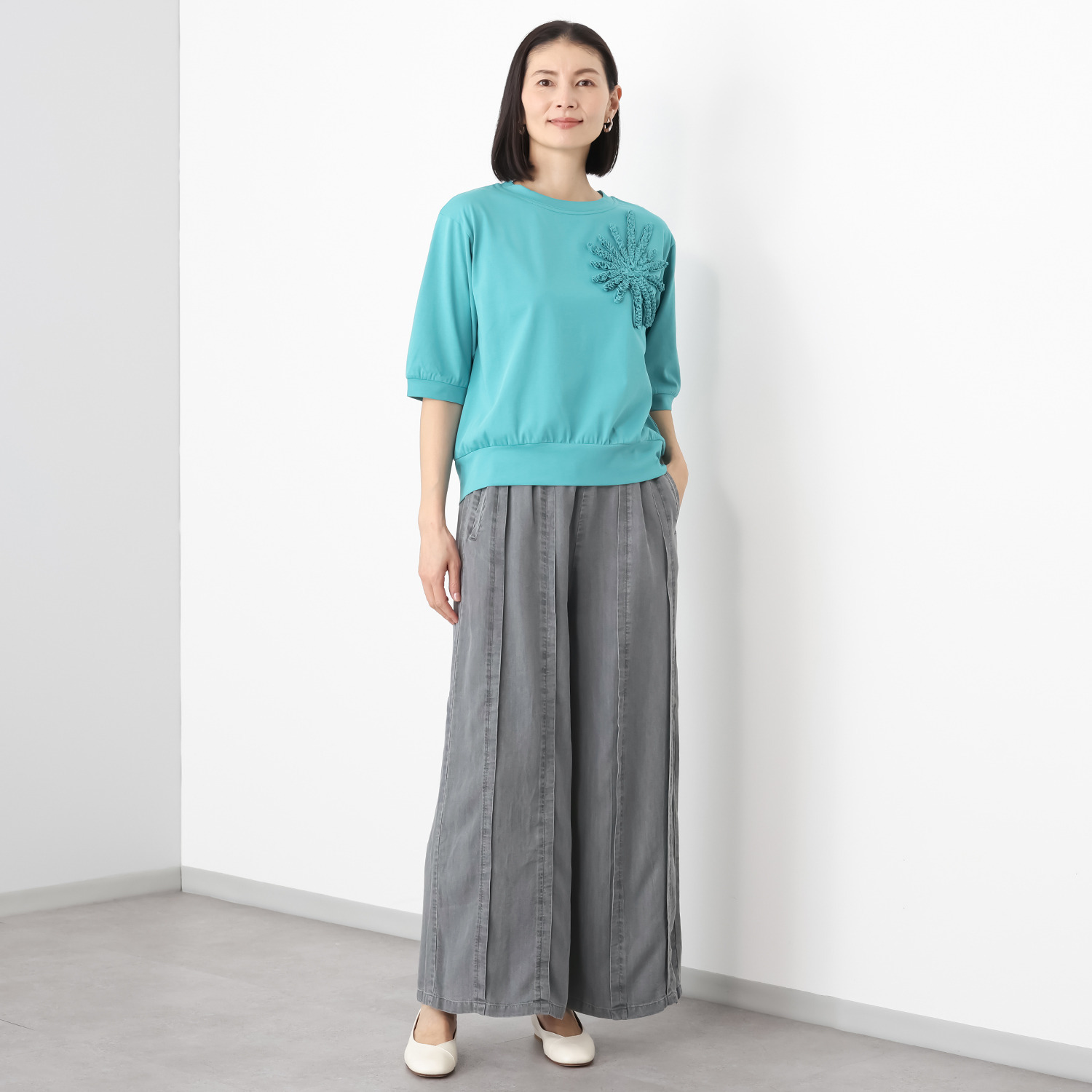 ラヴィーコンフォート ギャザー加工 花火柄アクセント 大人ガーリー 五分袖トレーナー