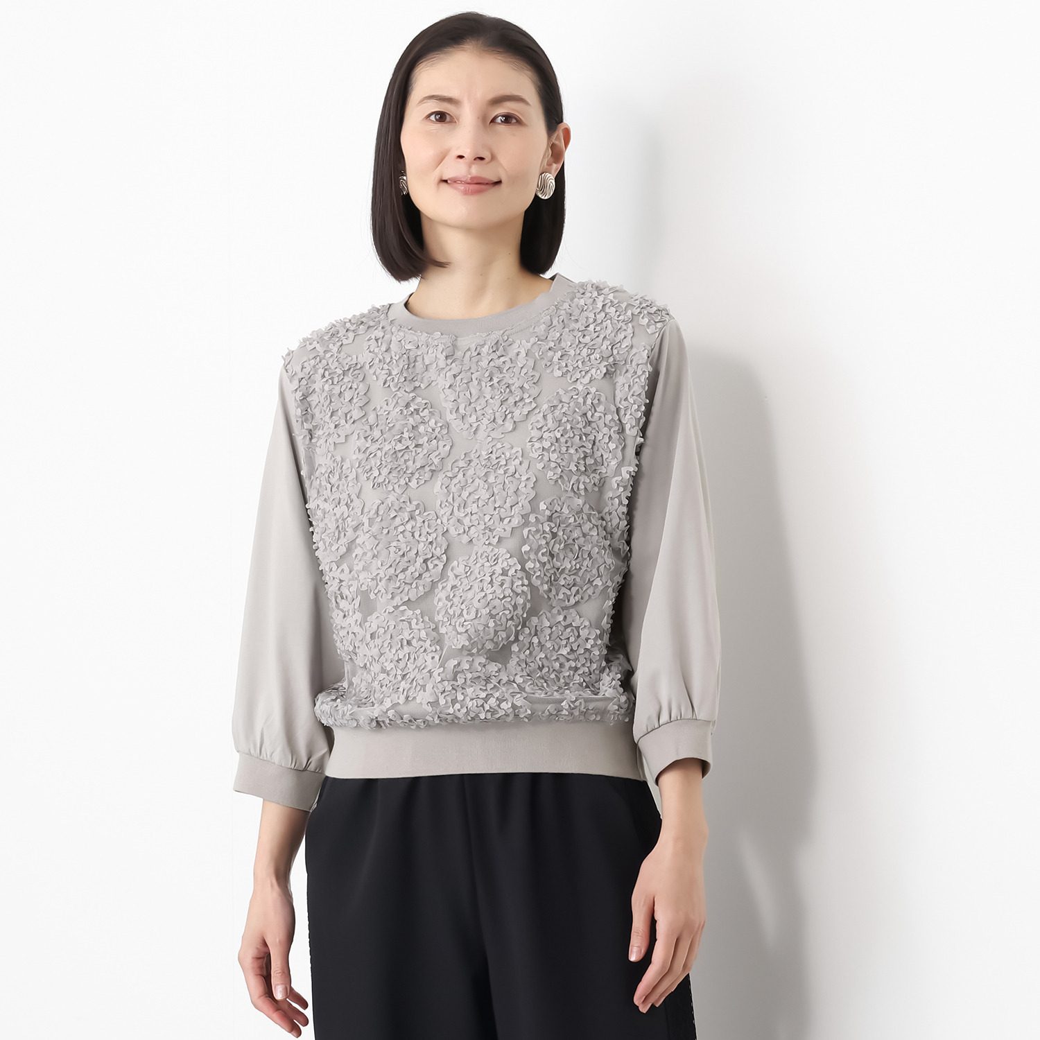 ラヴィーコンフォート サークルレース＆ 異素材ミックス リブアクセント エレガントトレーナー