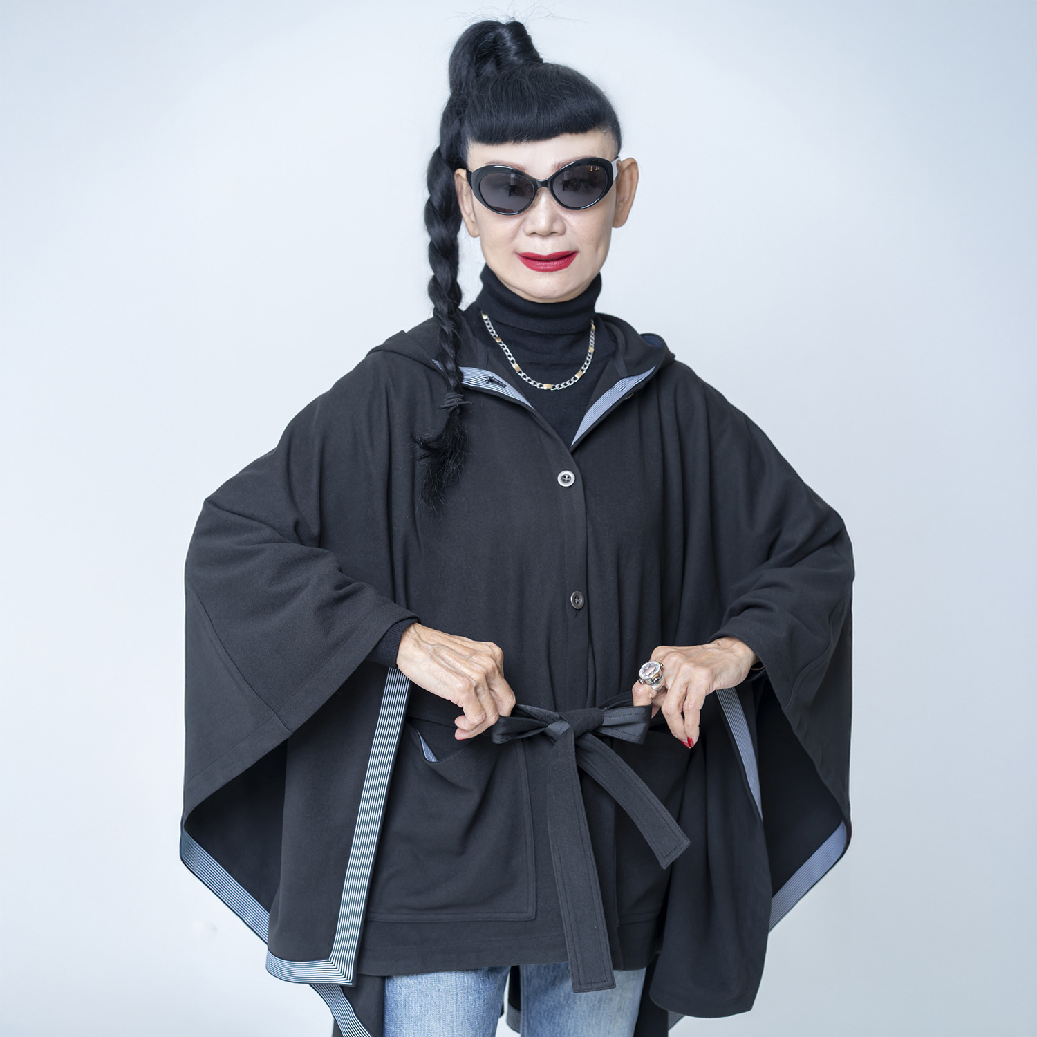 キョウコ　ヒガ フード付 マント風コート “羽織るブランケット”