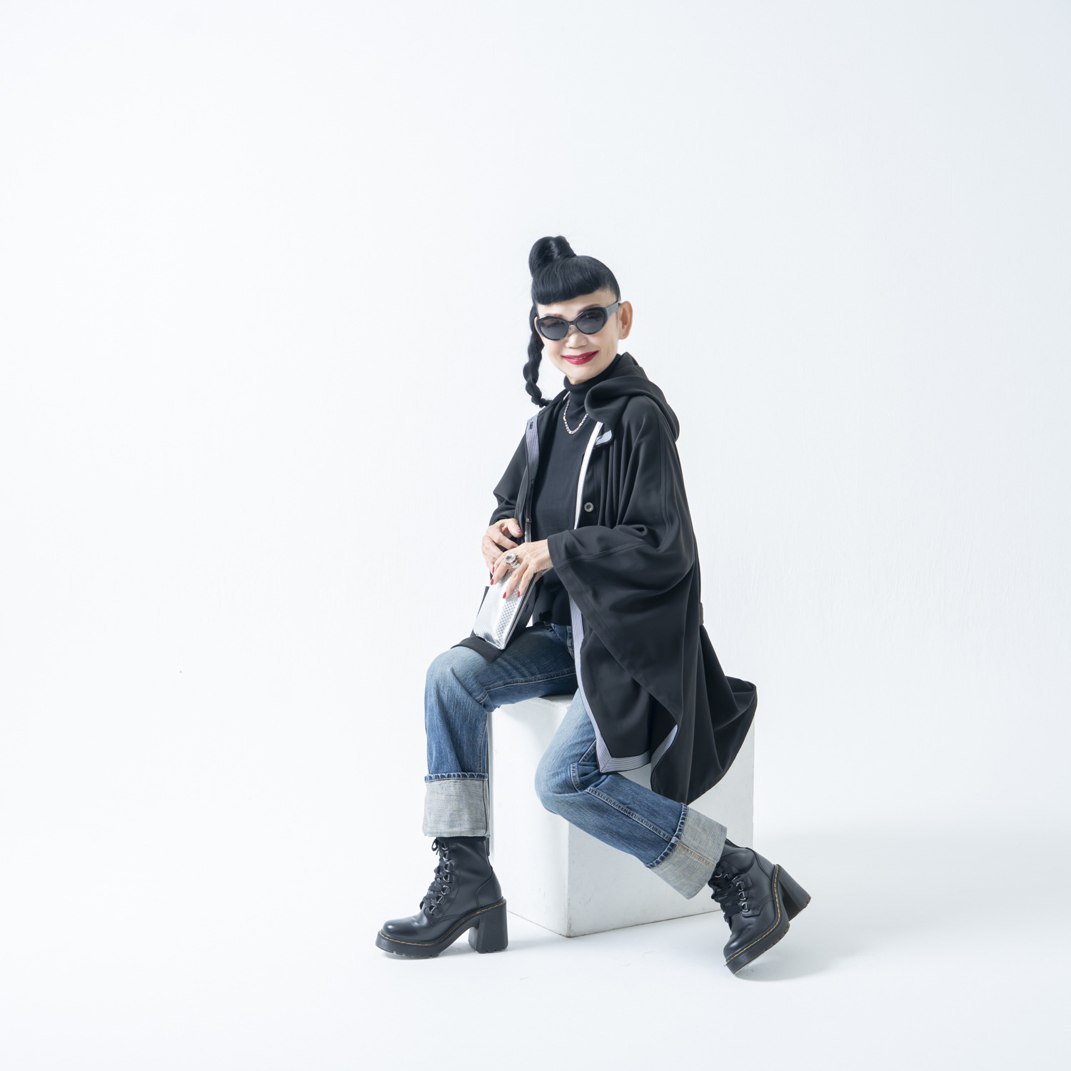 キョウコ　ヒガ フード付 マント風コート “羽織るブランケット”