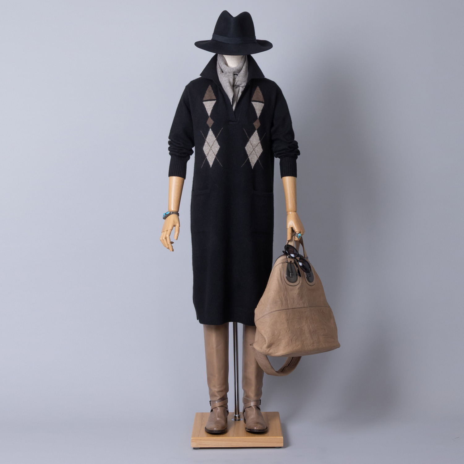 アズイズ　ビーマイセルフ バイ　ネイチャーズ モンゴルヤク インターシャ柄 襟付ワンピース