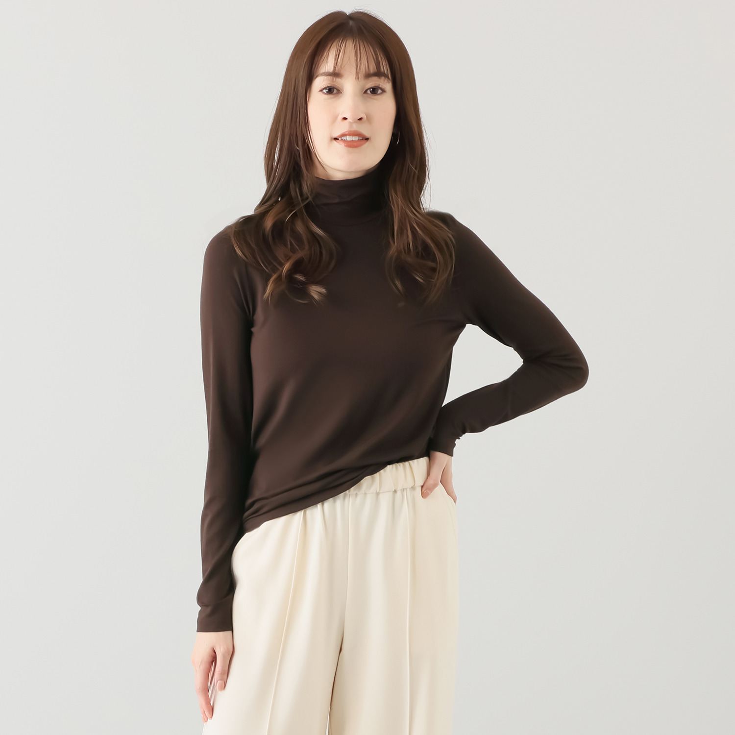 リサリサ シルキーな肌触り ベア天竺 タートルネック プルオーバー