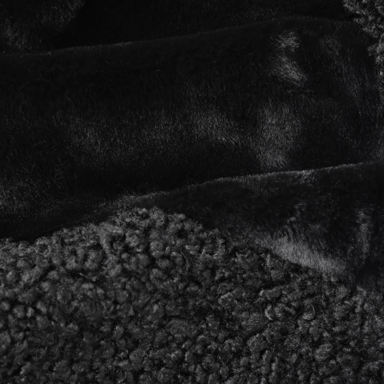 ゼラールスポーツ フェイクムートン リバーシブルで楽しめる ファー切替デザイン ピーコート