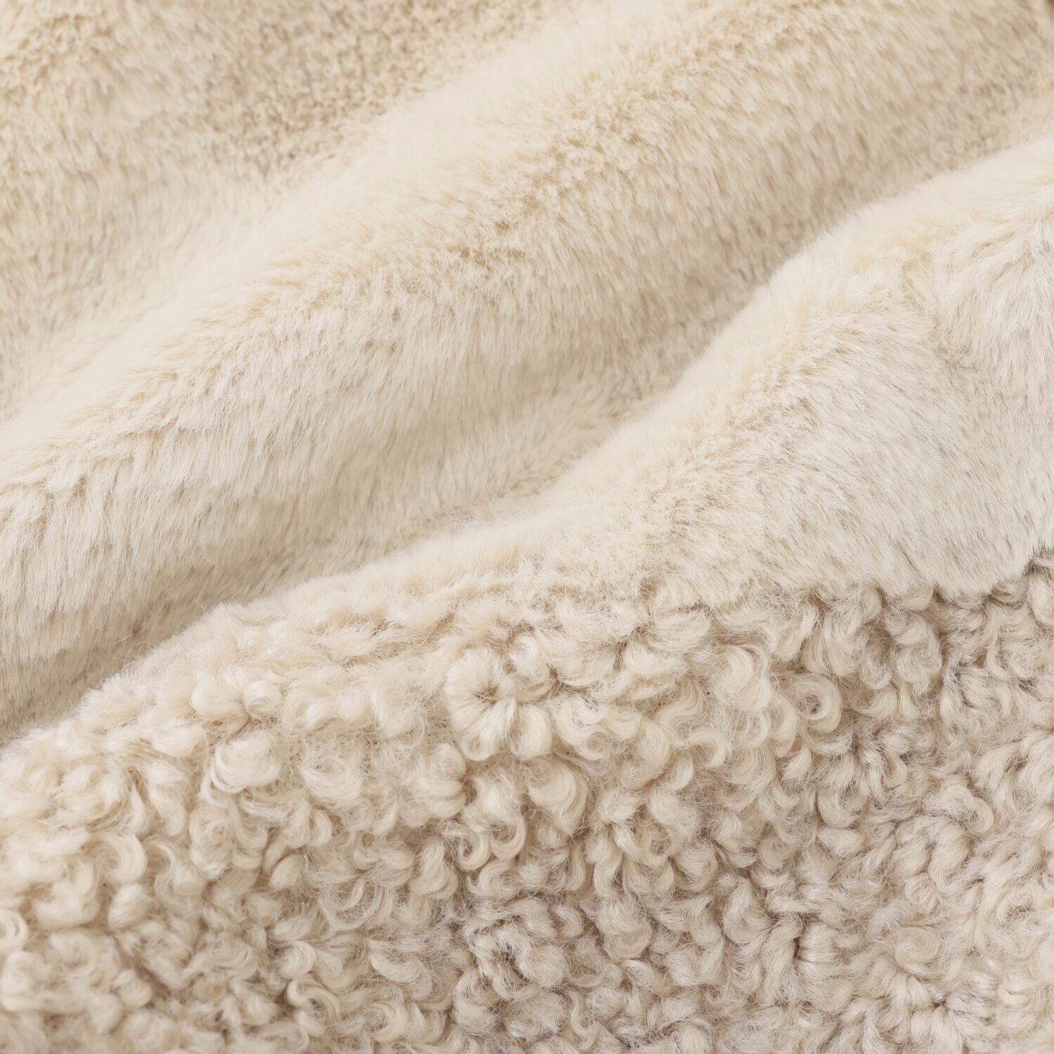 ゼラールスポーツ フェイクムートン リバーシブルで楽しめる ファー切替デザイン ピーコート