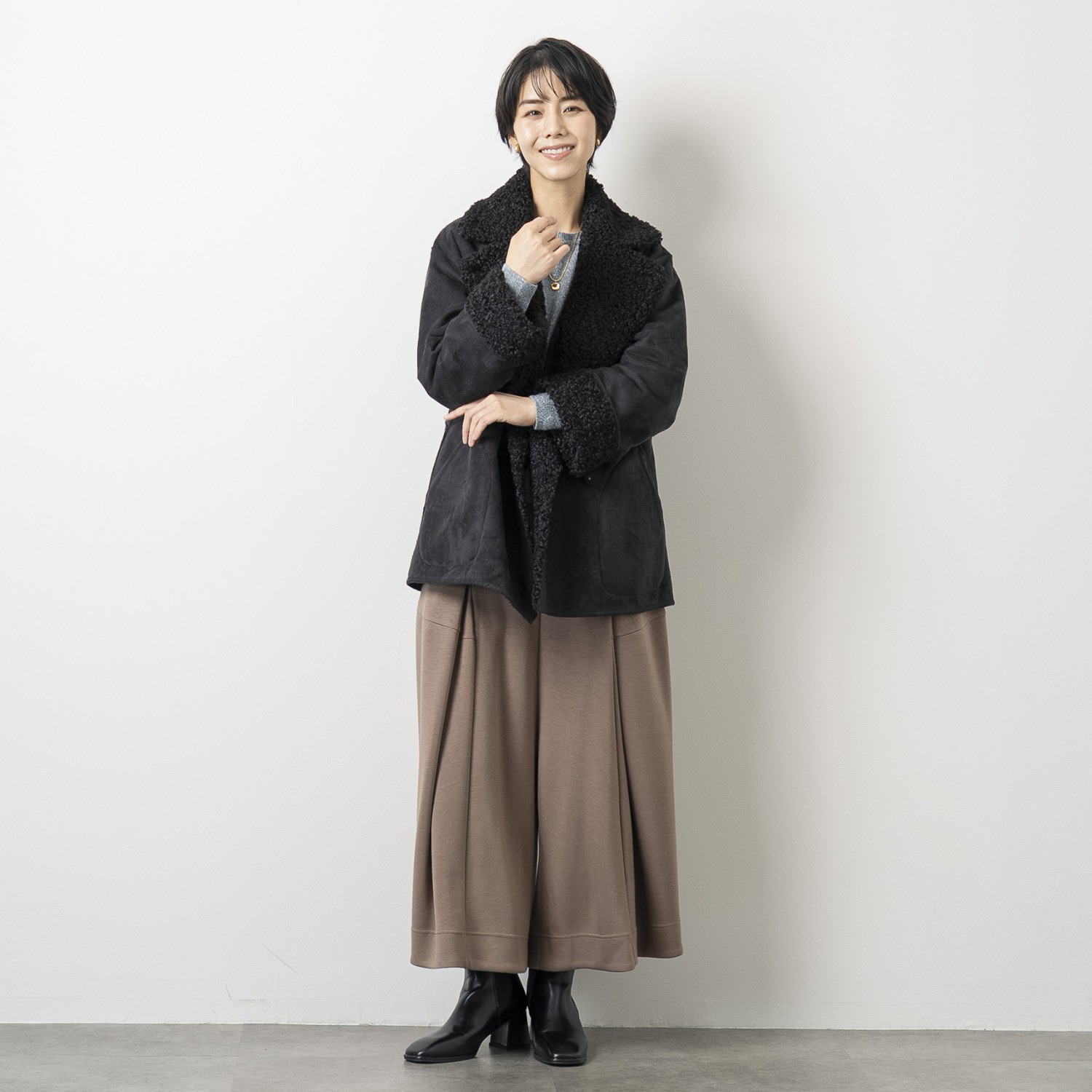 ゼラールスポーツ フェイクムートン リバーシブルで楽しめる ファー切替デザイン ピーコート