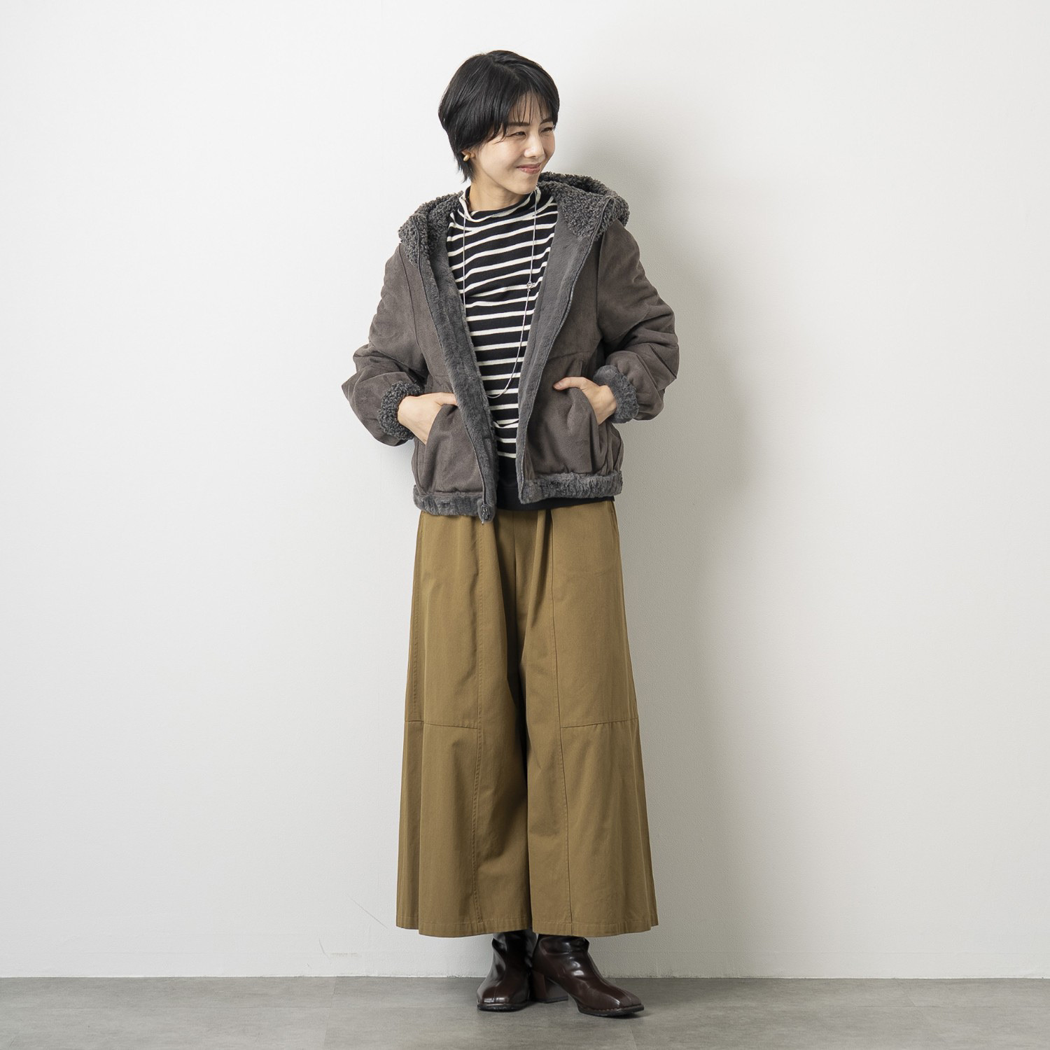 ゼラールスポーツ フェイクムートン リバーシブルで楽しめる ファー切替デザイン 裾ギャザー フーディーブルゾン