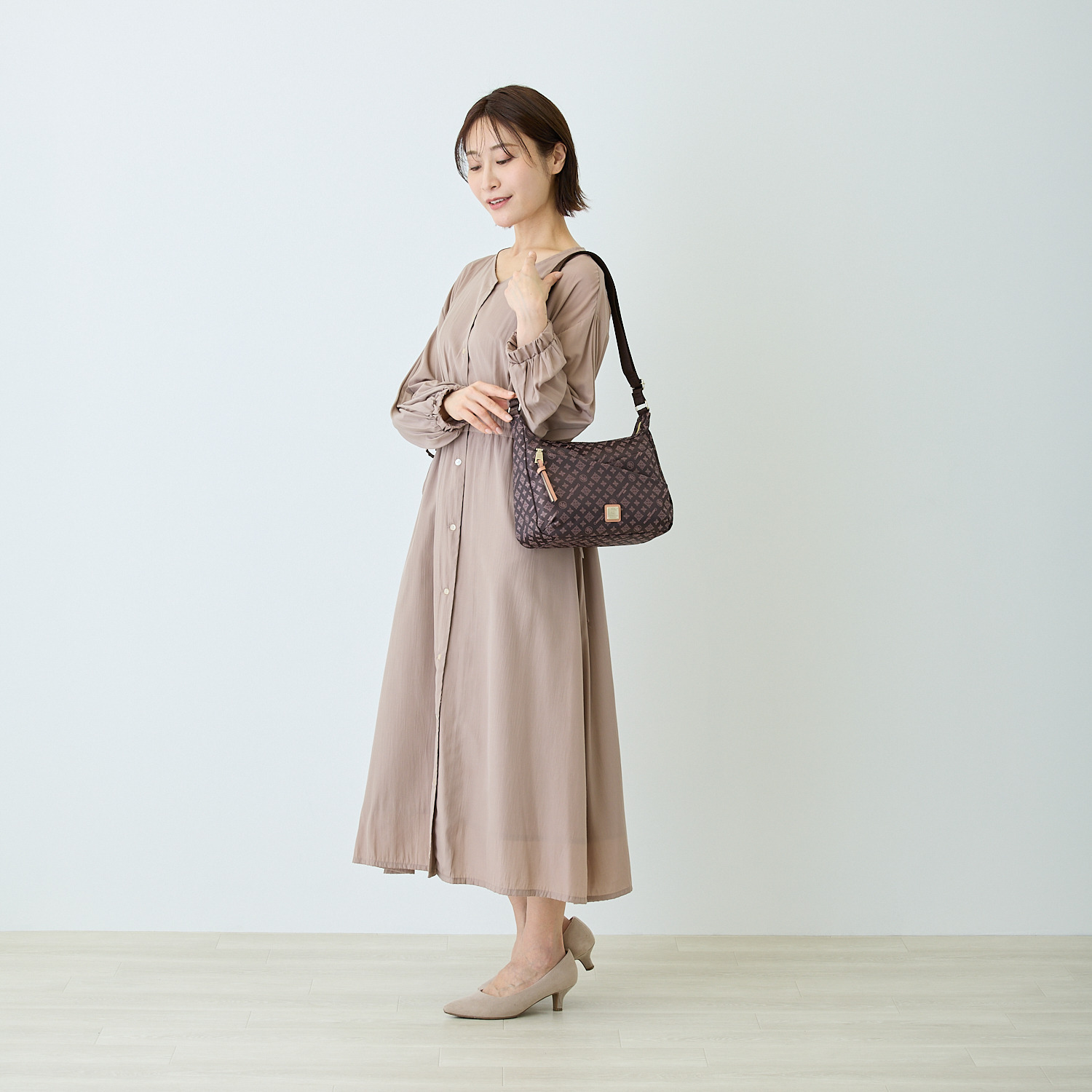 クリスチャン　オリビエ はっ水ジャガード モノグラム柄 クロスポケット 軽量ショルダーバッグ   
