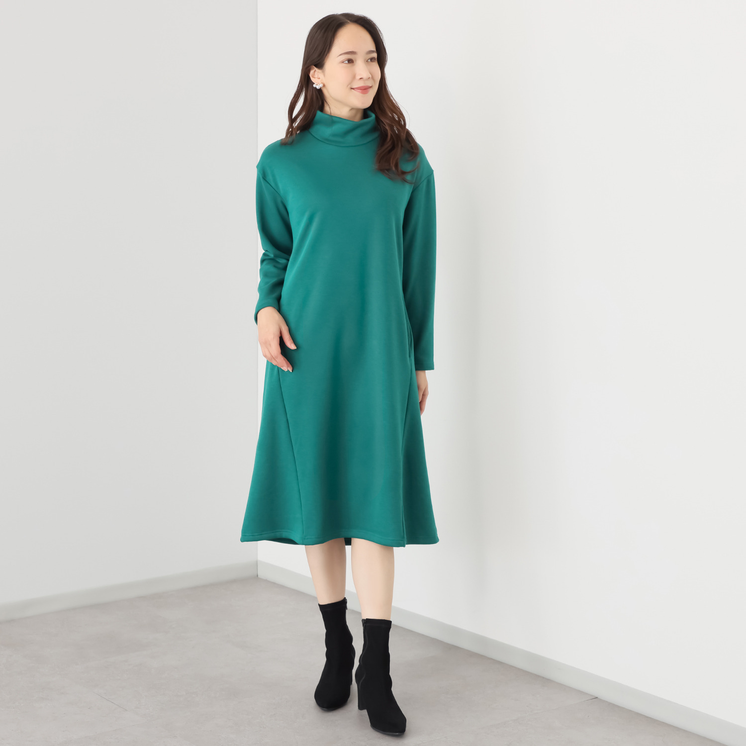 ココンライフ　ドゥ 吸湿発熱・吸放湿 ふんわり裏シャギー Ａライン切替ワンピース