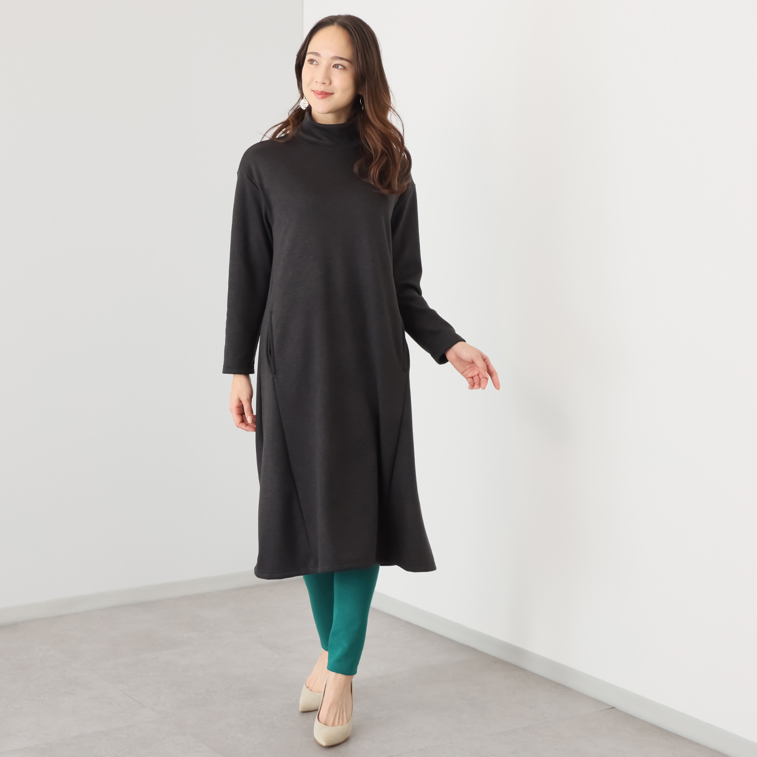 ココンライフ　ドゥ 吸湿発熱・吸放湿 ふんわり裏シャギー Ａライン切替ワンピース