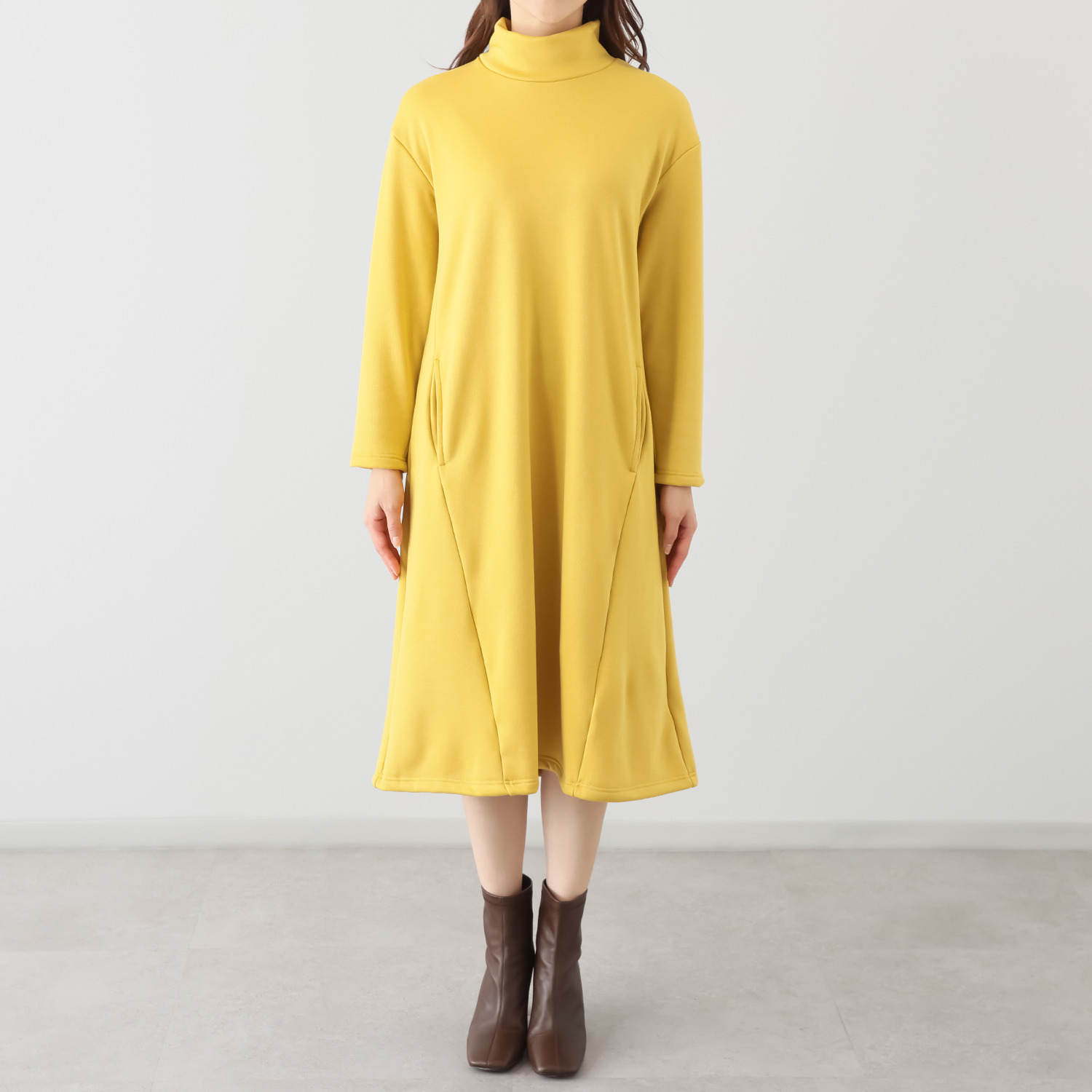 ココンライフ　ドゥ 吸湿発熱・吸放湿 ふんわり裏シャギー Ａライン切替ワンピース