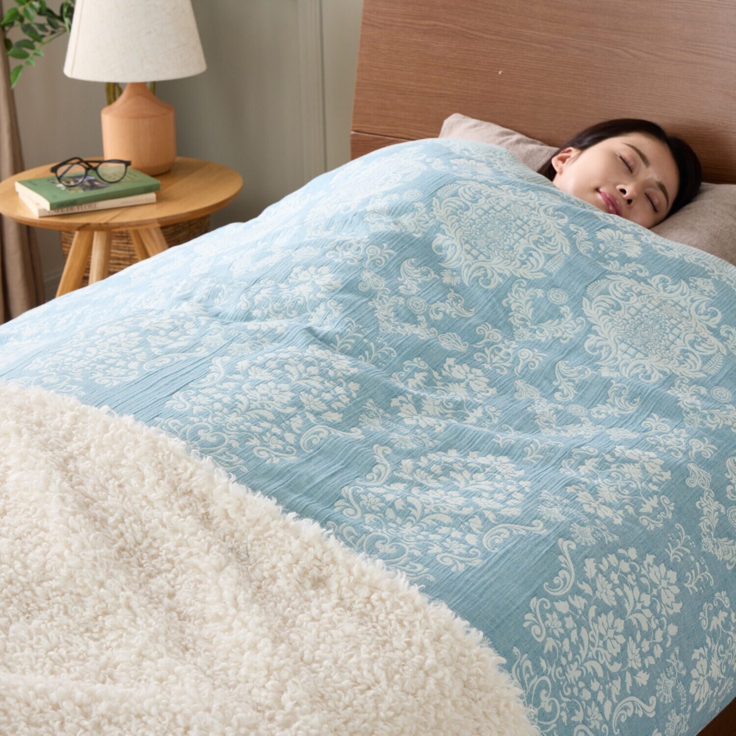 スワトウ刺しゅう協会 認定デザイン 足元スプレッド付 コットン１００％ 掛布団カバー ＜セミダブル＞