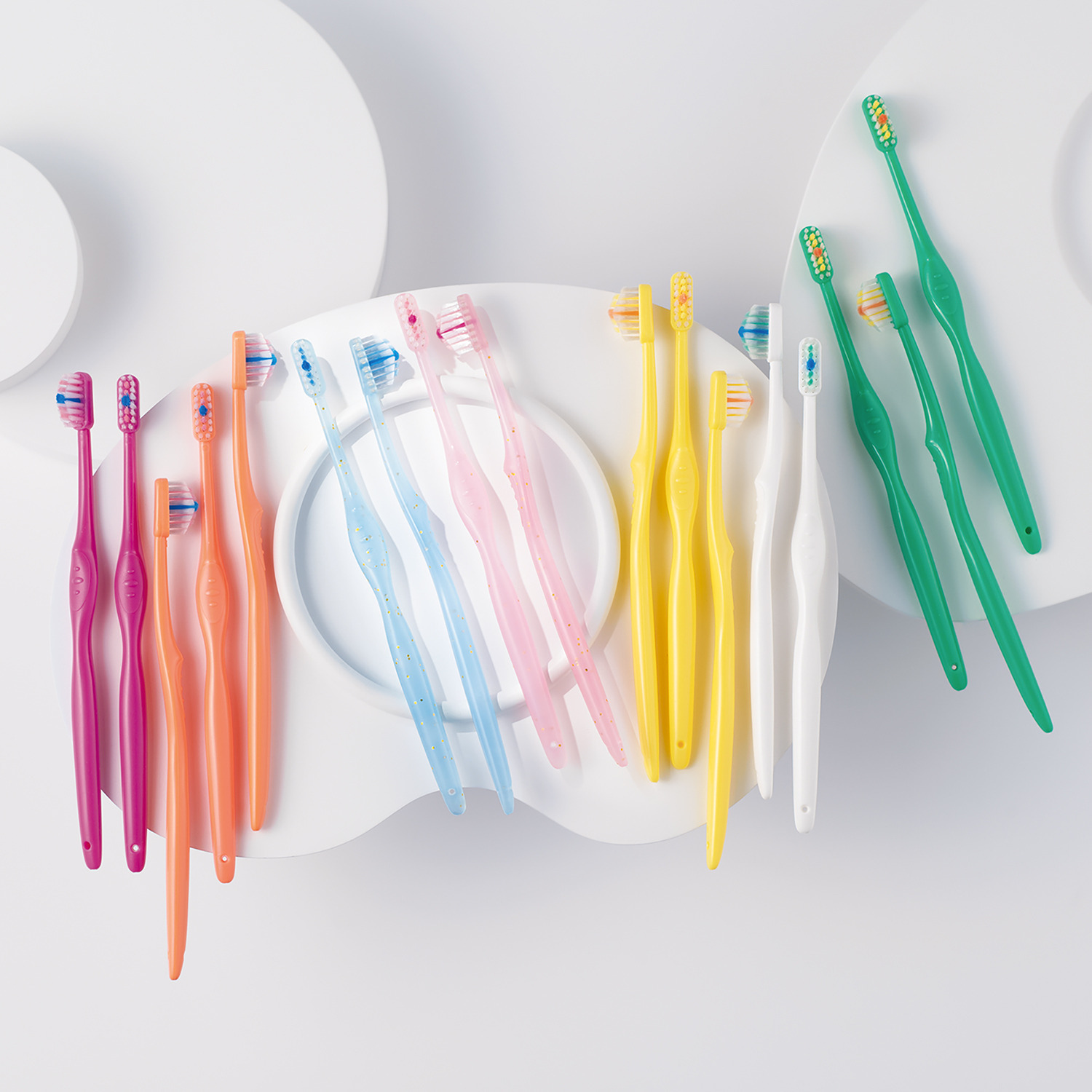 ピラミッド形状とタフトで 効率的に汚れを落とす！ “奇跡の歯ブラシＳＰ” ７色１７本 ショップチャンネル ３０周年特別セット