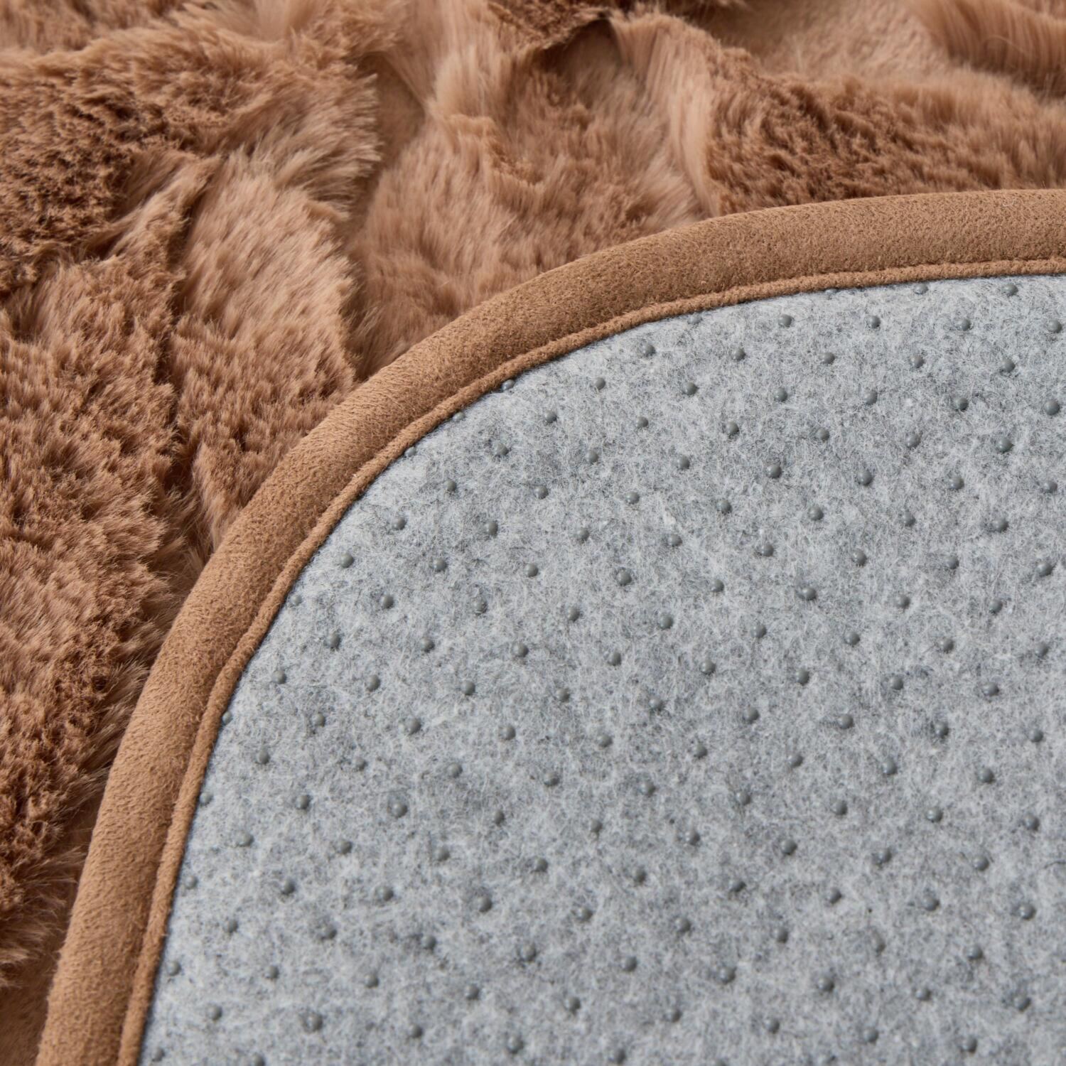 暖かクワトロファータッチ 蓄熱ウレタン入り 足元あったかラグ ＜１３０×１９０ｃｍ＞