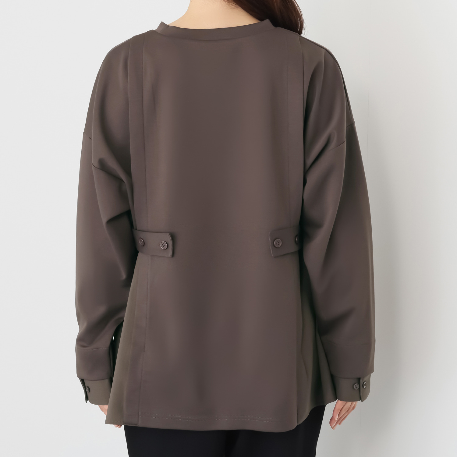 ヨーコモリモト スタイリッシュに スタイルアップが叶う デザインプルオーバー