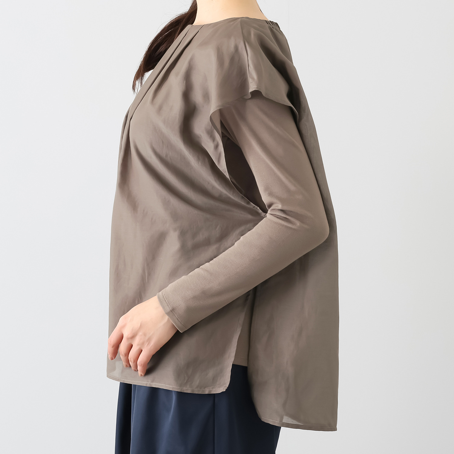 ヤエアジュテ 大人の品格で着こなす レイヤードで安心 シアーコンビブラウス