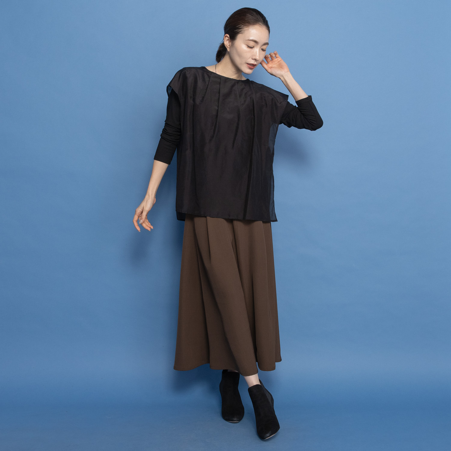 ヤエアジュテ 大人の品格で着こなす レイヤードで安心 シアーコンビブラウス