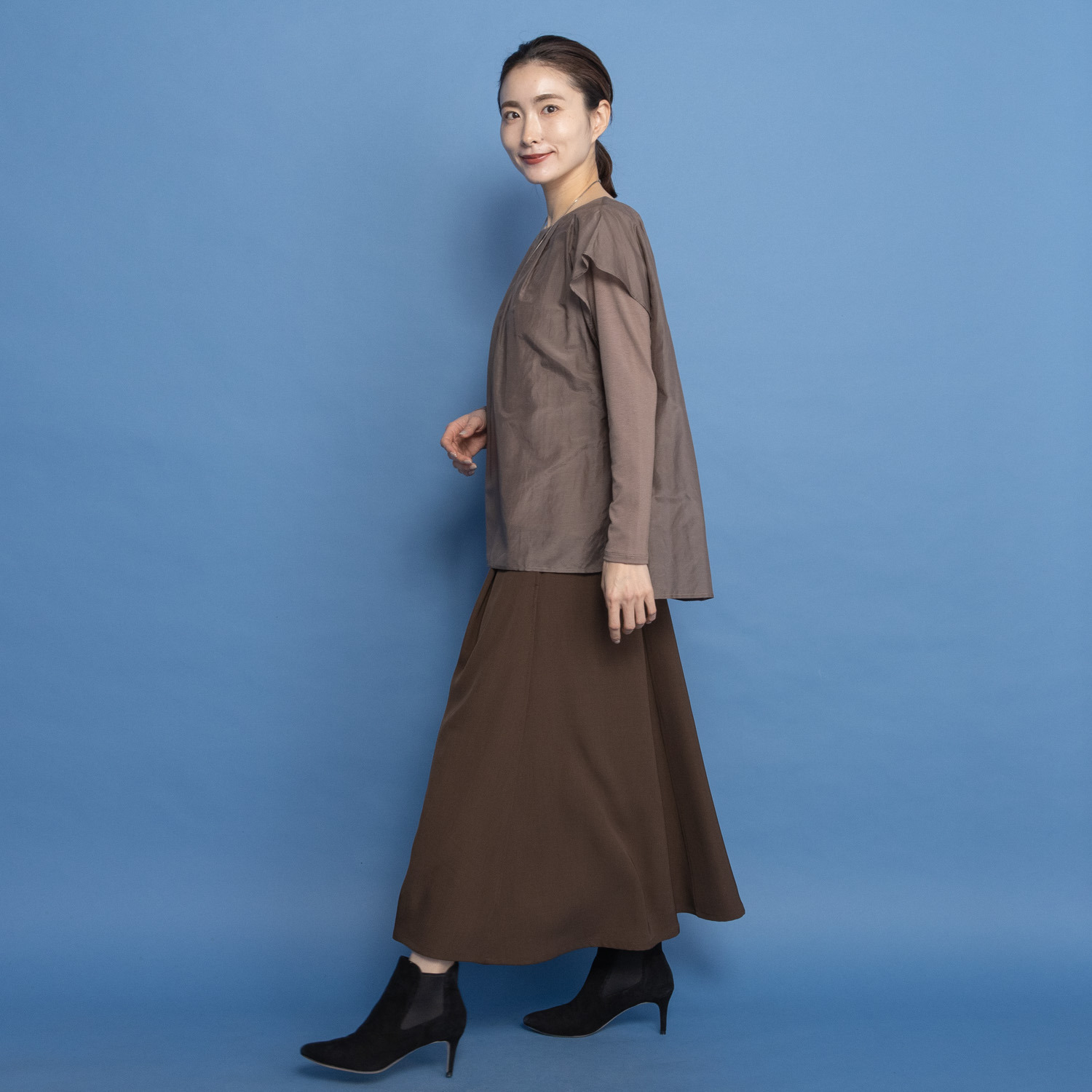 ヤエアジュテ 大人の品格で着こなす レイヤードで安心 シアーコンビブラウス