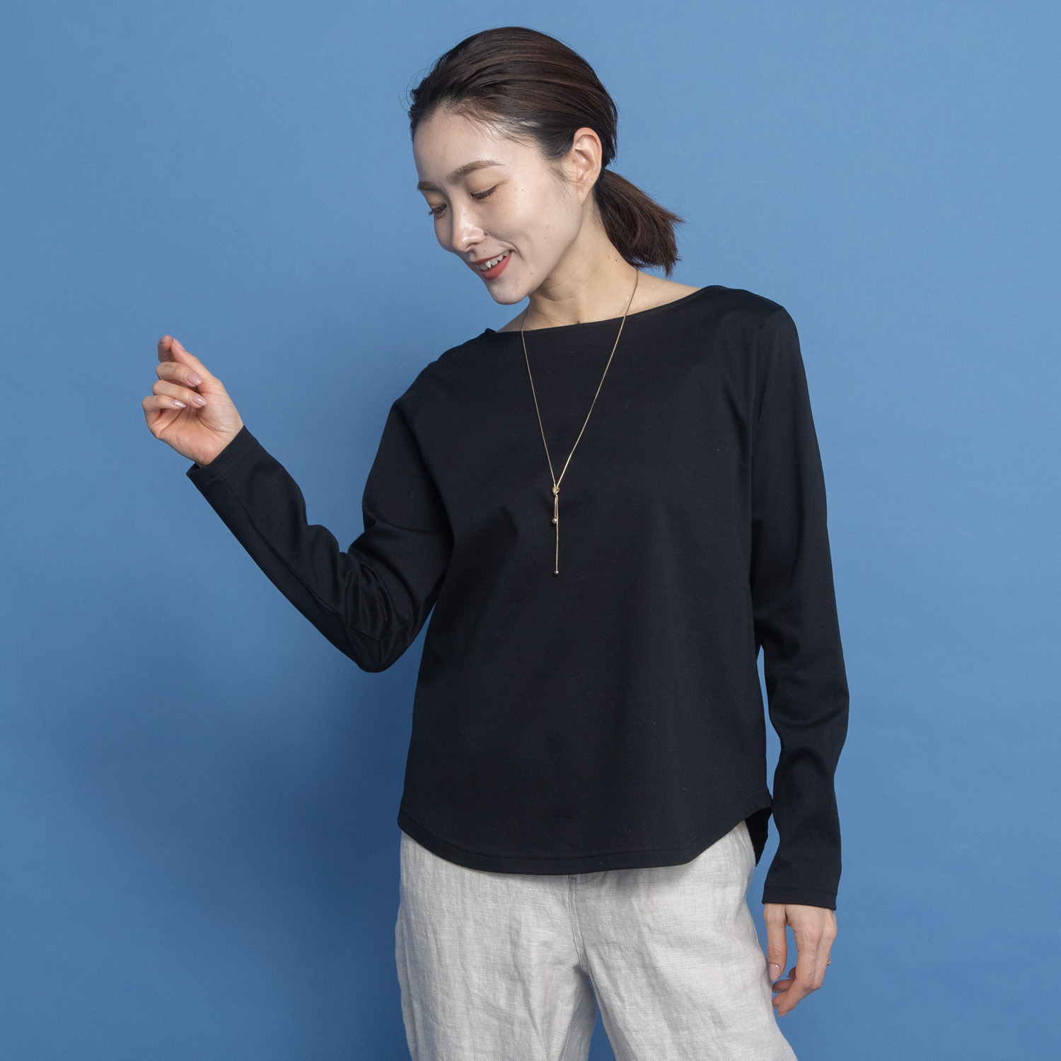 レア　ジェム 選りすぐりのコットンで Ｔシャツも上品に 長袖プルオーバー