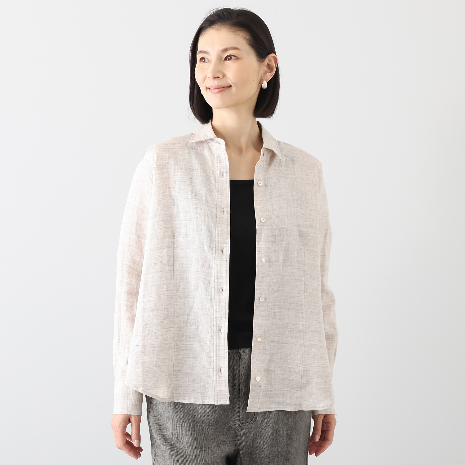 レア　ジェム リネントップ素材を 爽やかに涼やかに装う 上質シンプルブラウス