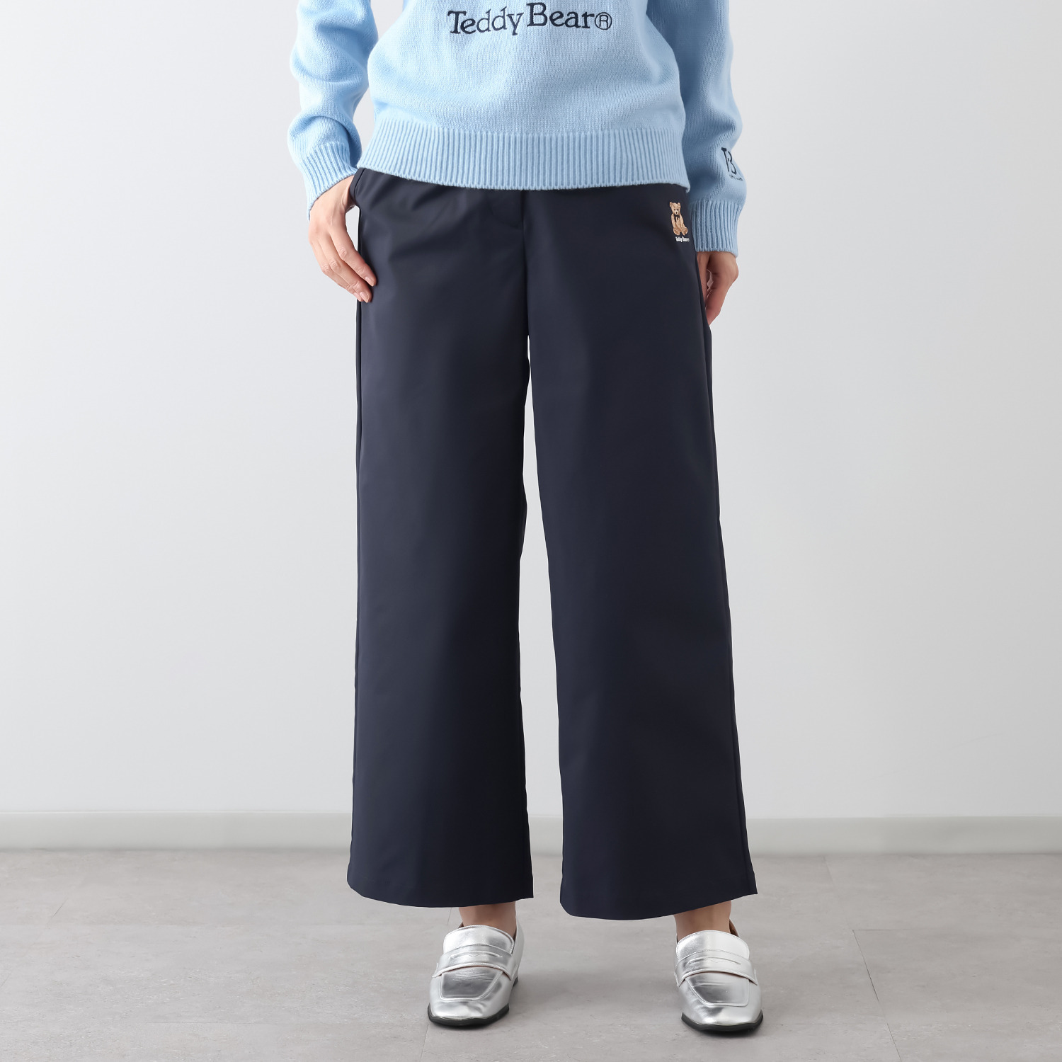 テディベア ワンポイントアクセント テディベア刺しゅう タックパンツ