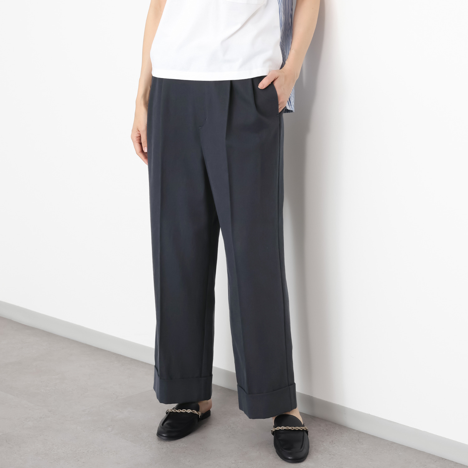 シャビージェンティール 裾ダブルデザイン タックパンツ