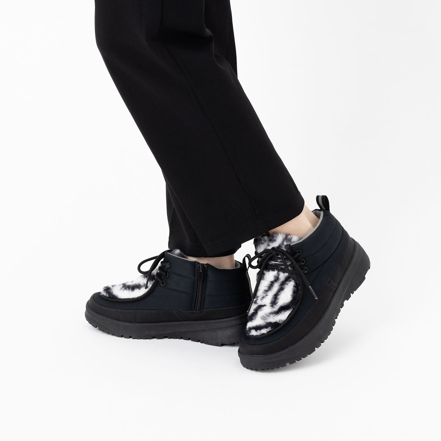 トーキョーキャンプゴー マジックインソールコラボ 防水　はっ水　防滑 モカシンスニーカー