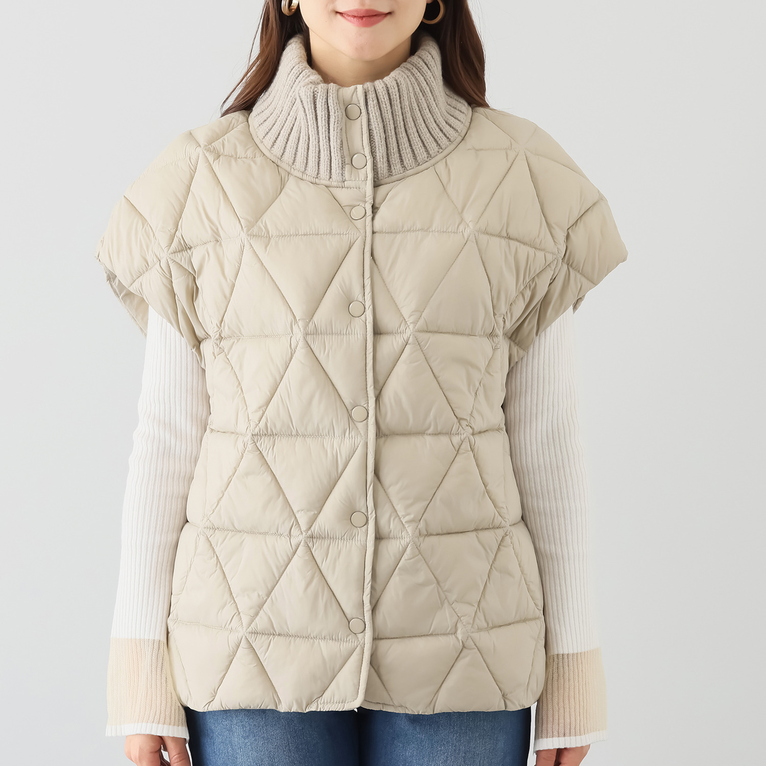 イシカワラボ★ヒトミ ファイバーダウン ネックリブアクセント ショール風ジレ